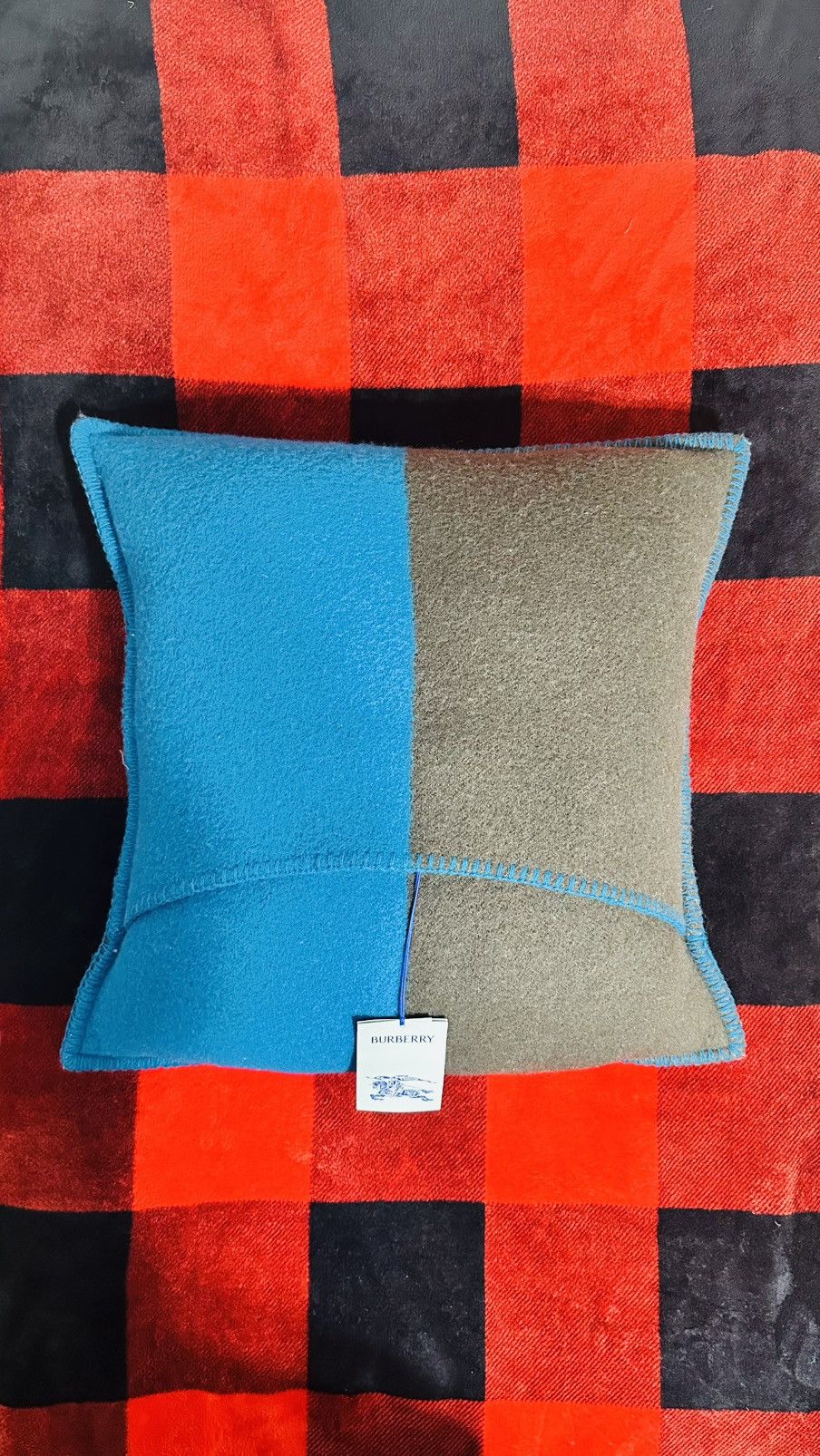 Burberry Burberry EKD Wool Cushion Kingfisher/snug Size ONE SIZE - 2 Thumbnail