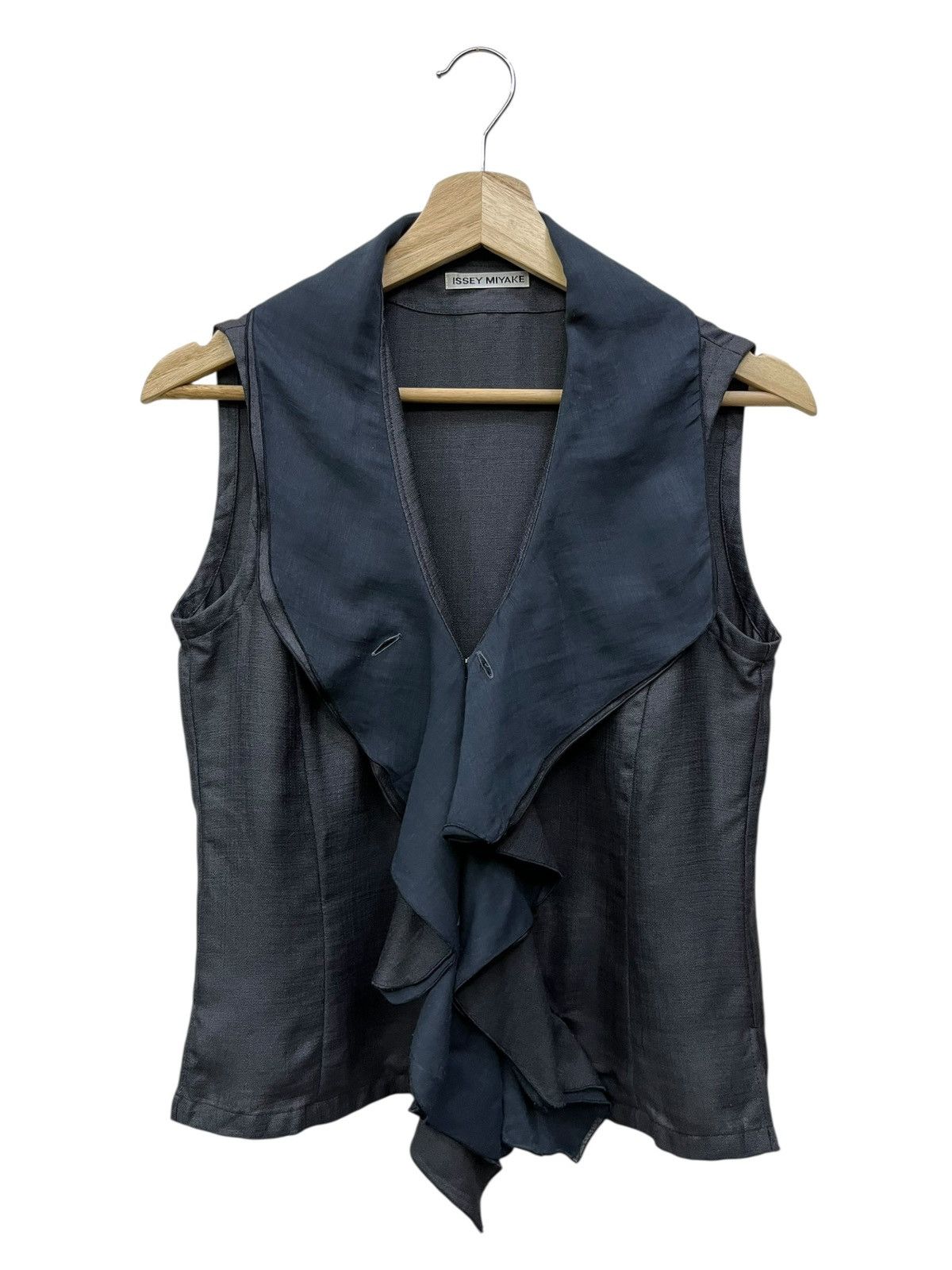 Issey Miyake 🔥ARCHIVE ISSEY MIYAKE RUFFLE VEST MADE IN JAPAN Size XS / US 0-2 / IT 36-38 - 2 Thumbnail