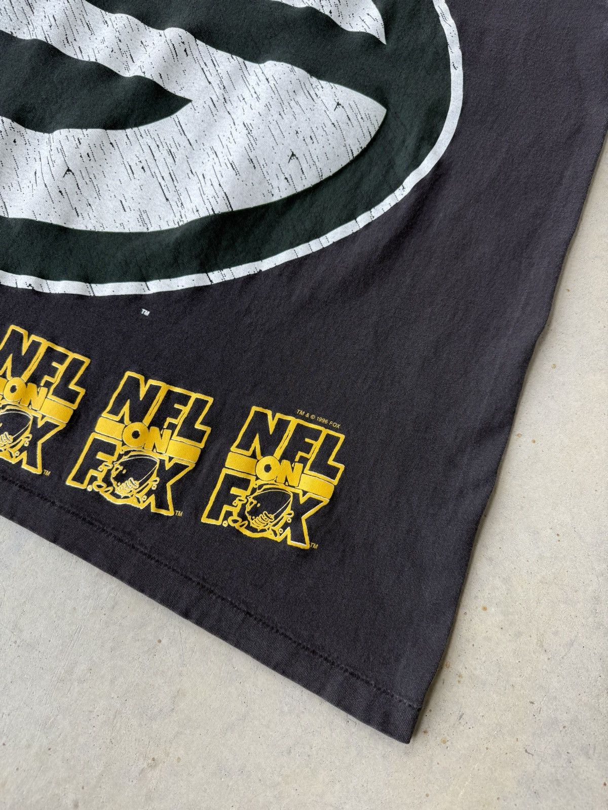 Vintage Vintage 90s Green Bay Packers NFL on Fox T-Shirt Size US L / EU 52-54 / 3 - 5 Thumbnail