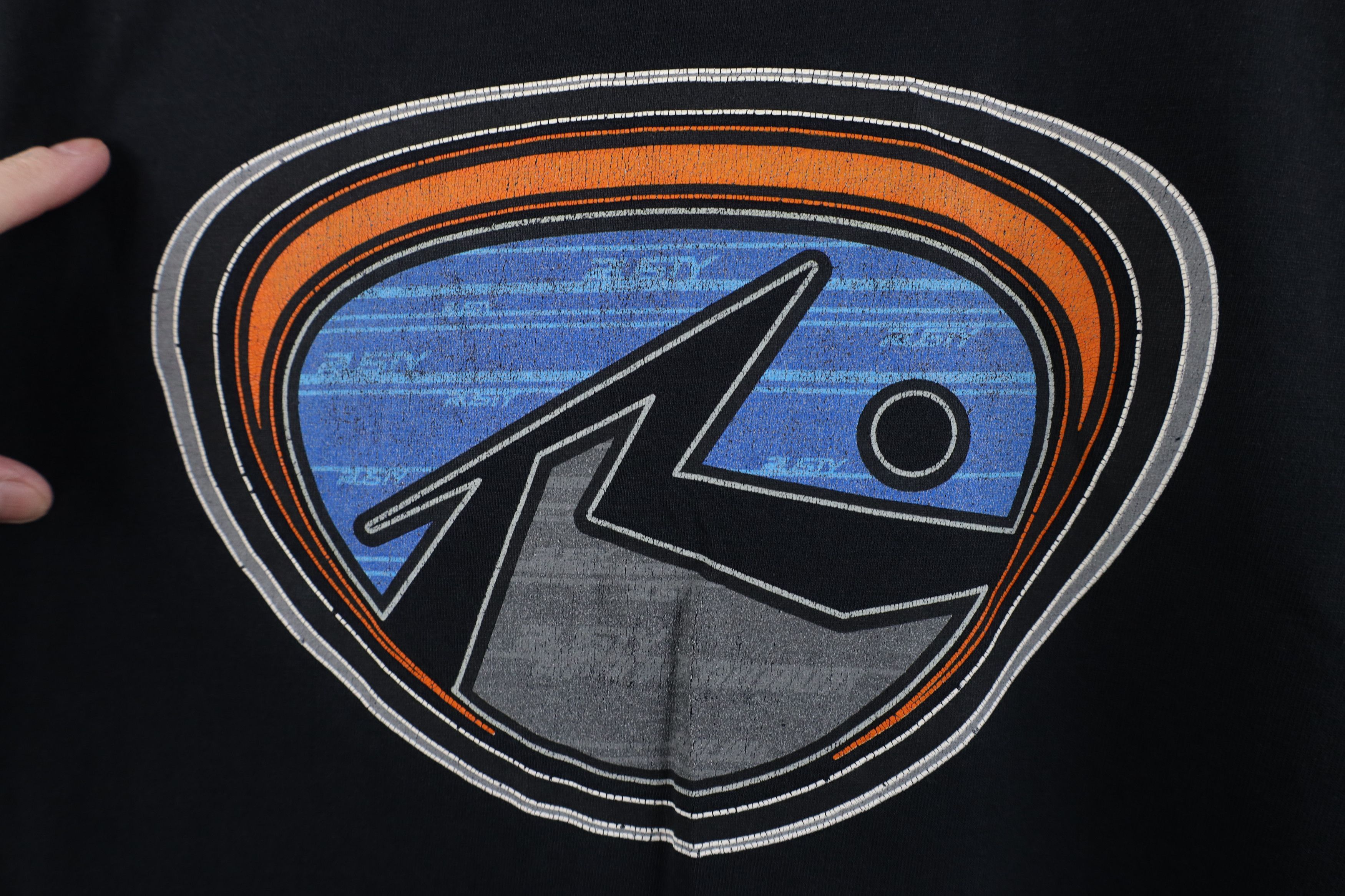 Rusty Vintage 90s Y2K Rusty Surf Skateboard Spell Out T-Shirt Size US M / EU 48-50 / 2 - 11 Thumbnail