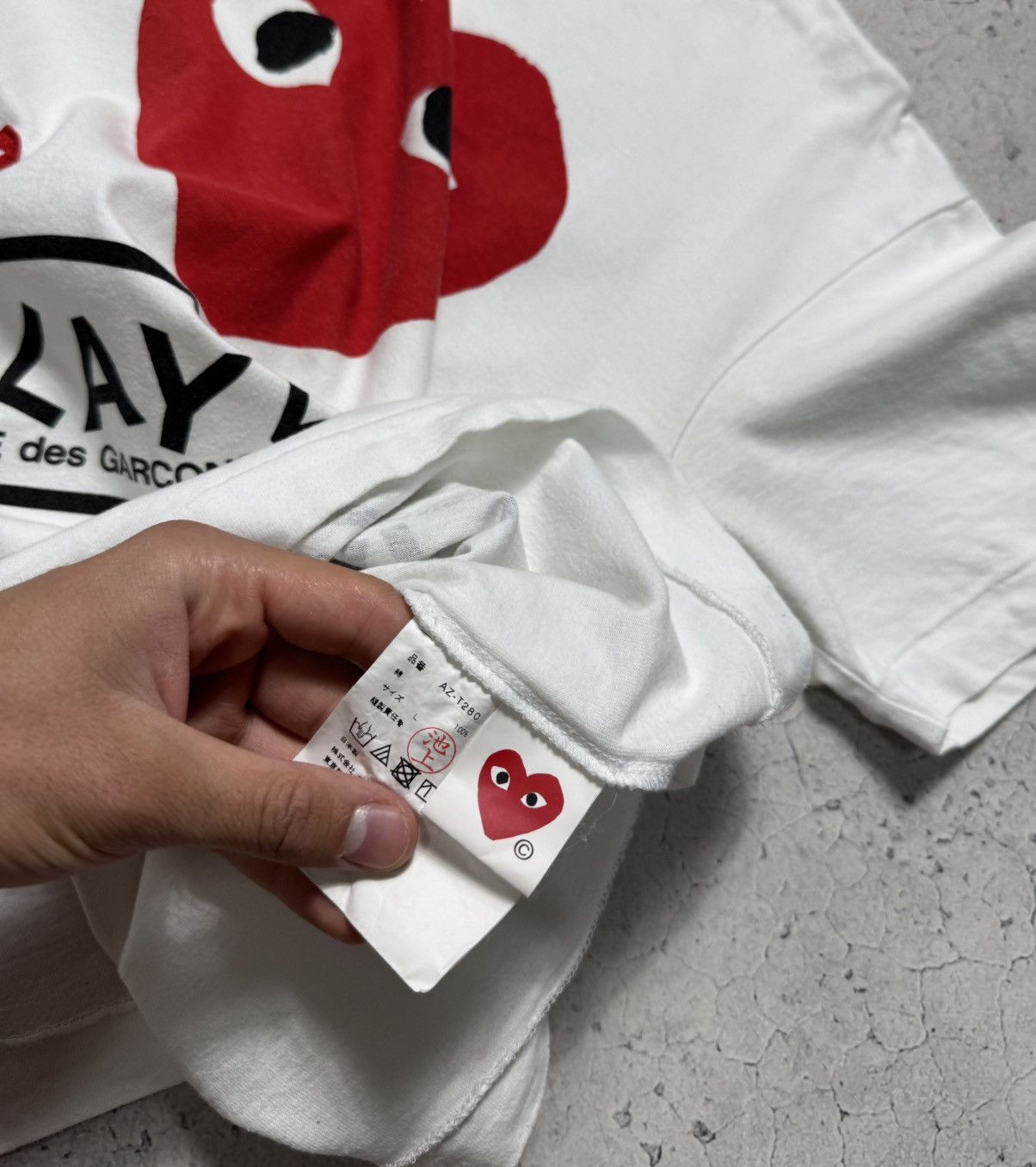 Comme des Garcons PLAY Play Comme Des Garcons Luxury T-Shirt Big Logo CDG Size US M / EU 48-50 / 2 - 7 Thumbnail