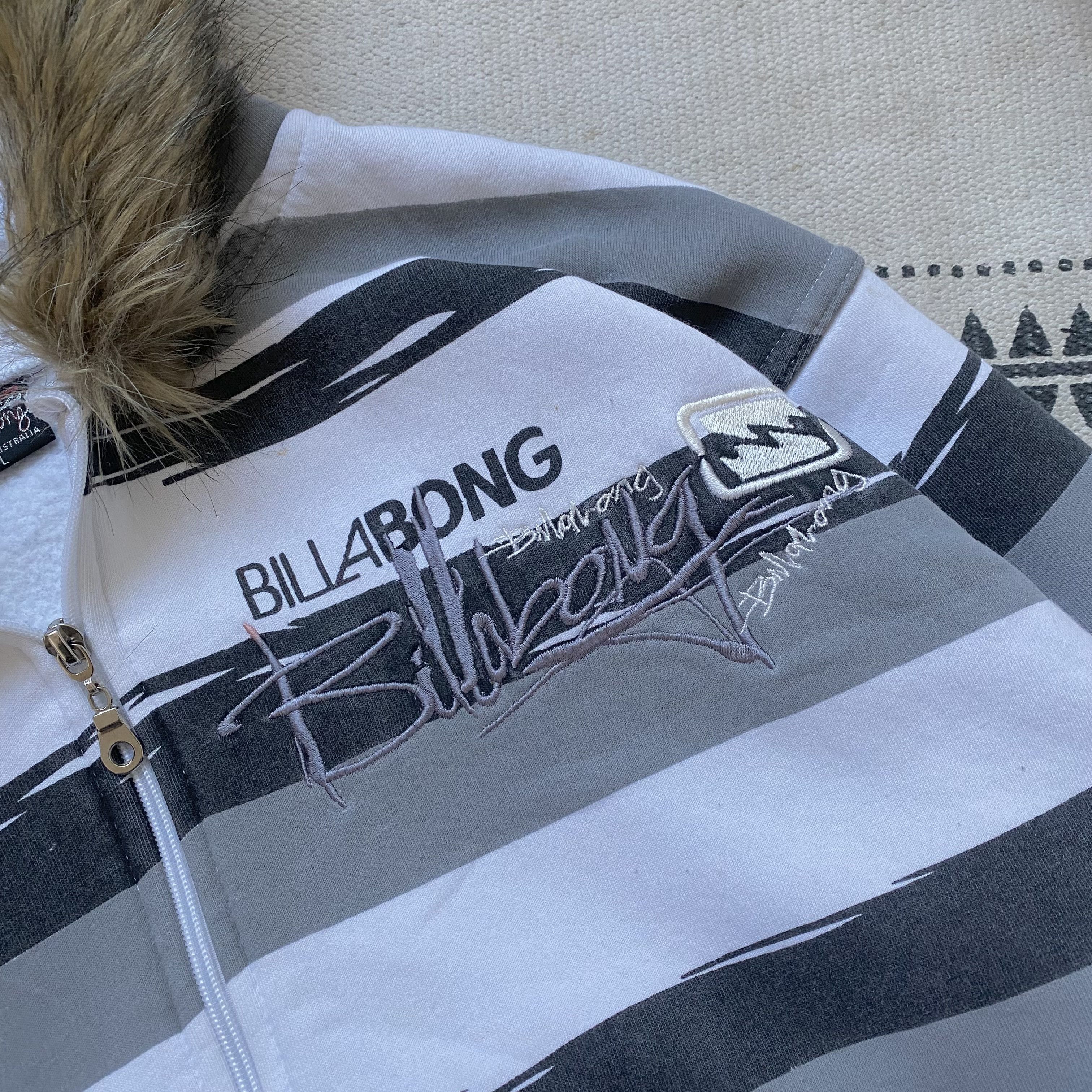 If Six Was Nine Y2K 2000s If Six Was Nine Style Faux Fur Hoodie Billabong Size US M / EU 48-50 / 2 - 5 Thumbnail