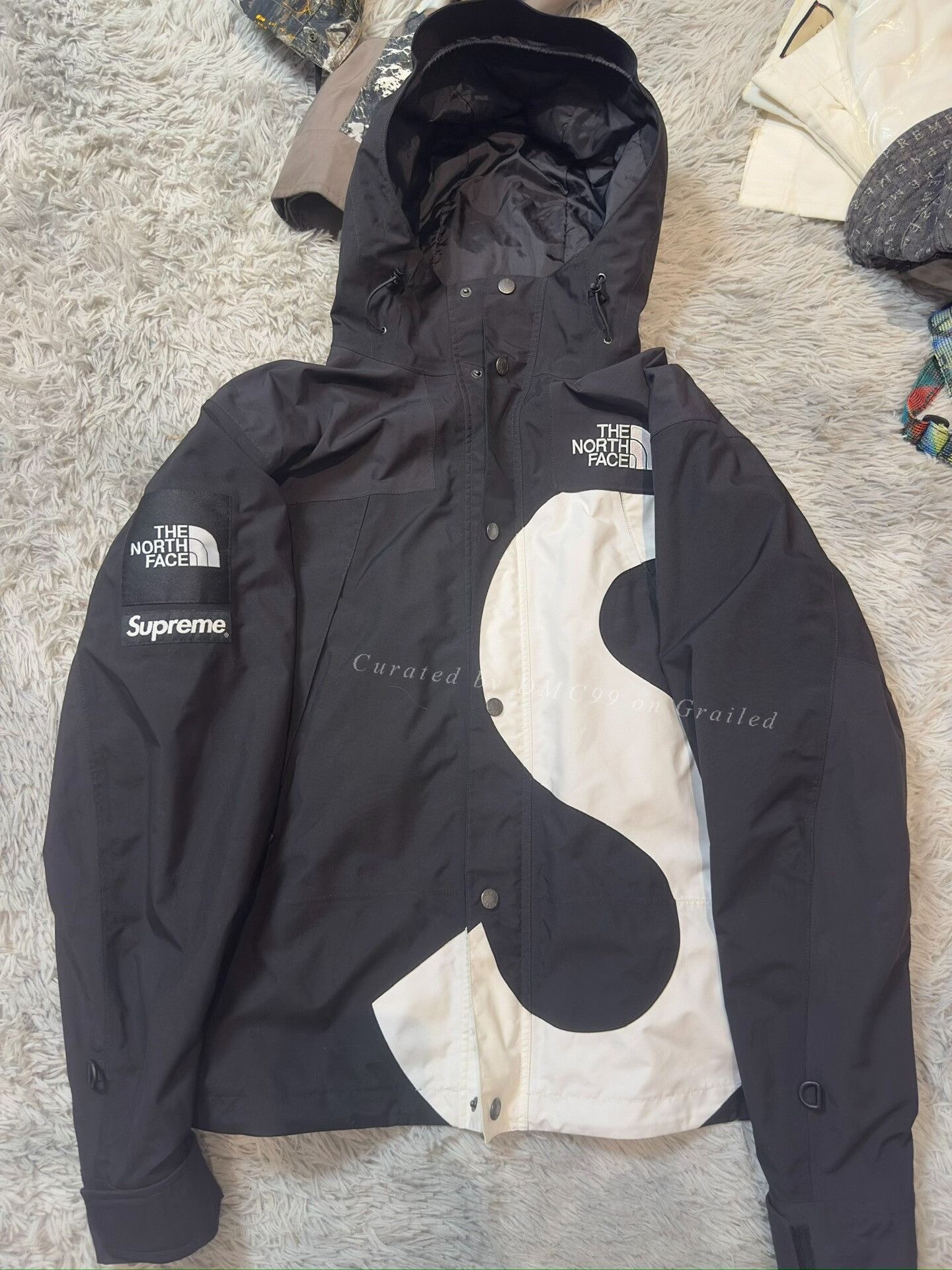 Supreme × The North Face Supreme The North Face Expedition Coaches