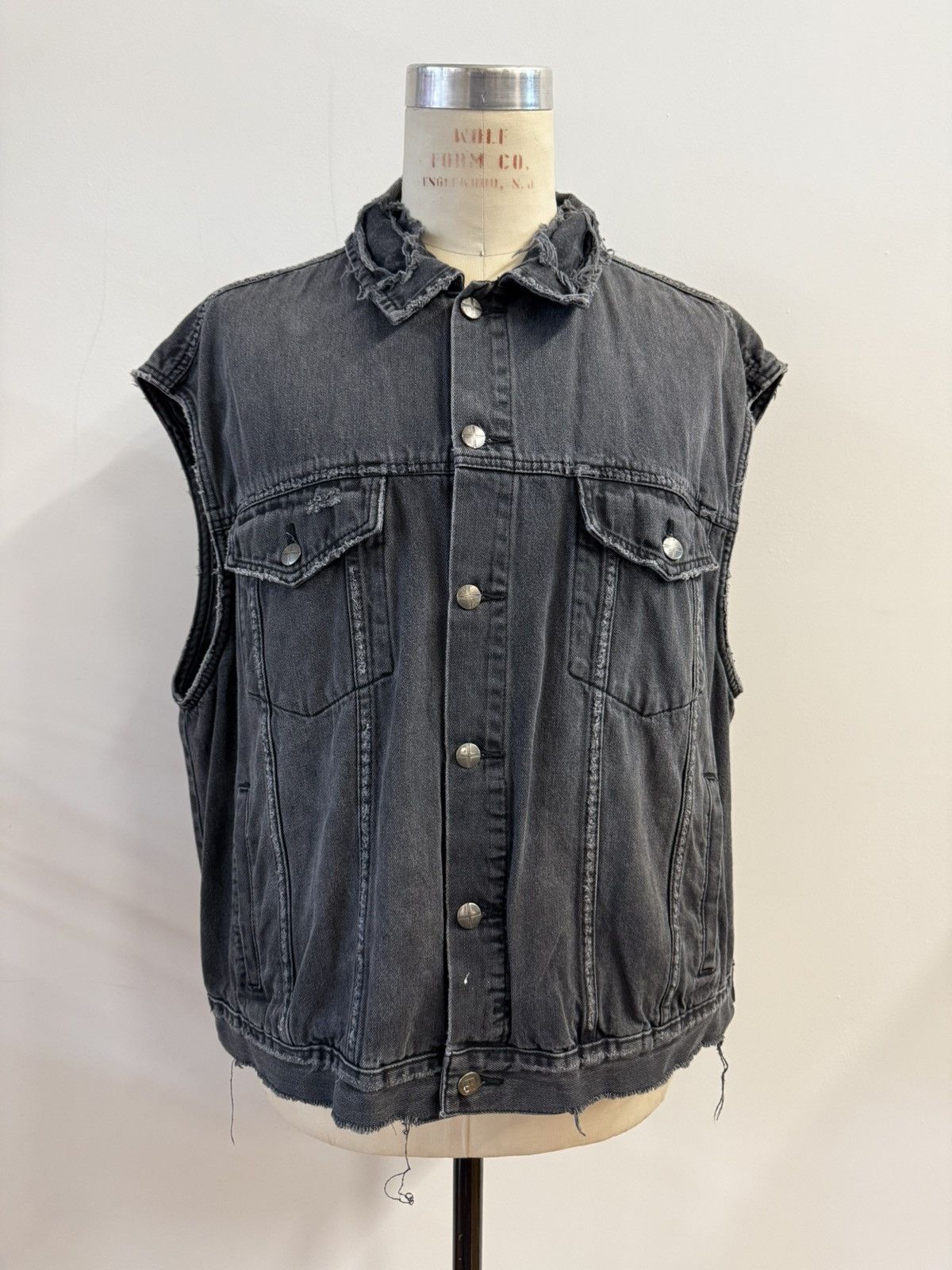 Ksubi KSUBI Faded Black Denim Vest — Cut-Off Trucker XXL Size US XXL / EU 58 / 5 - 1 Thumbnail