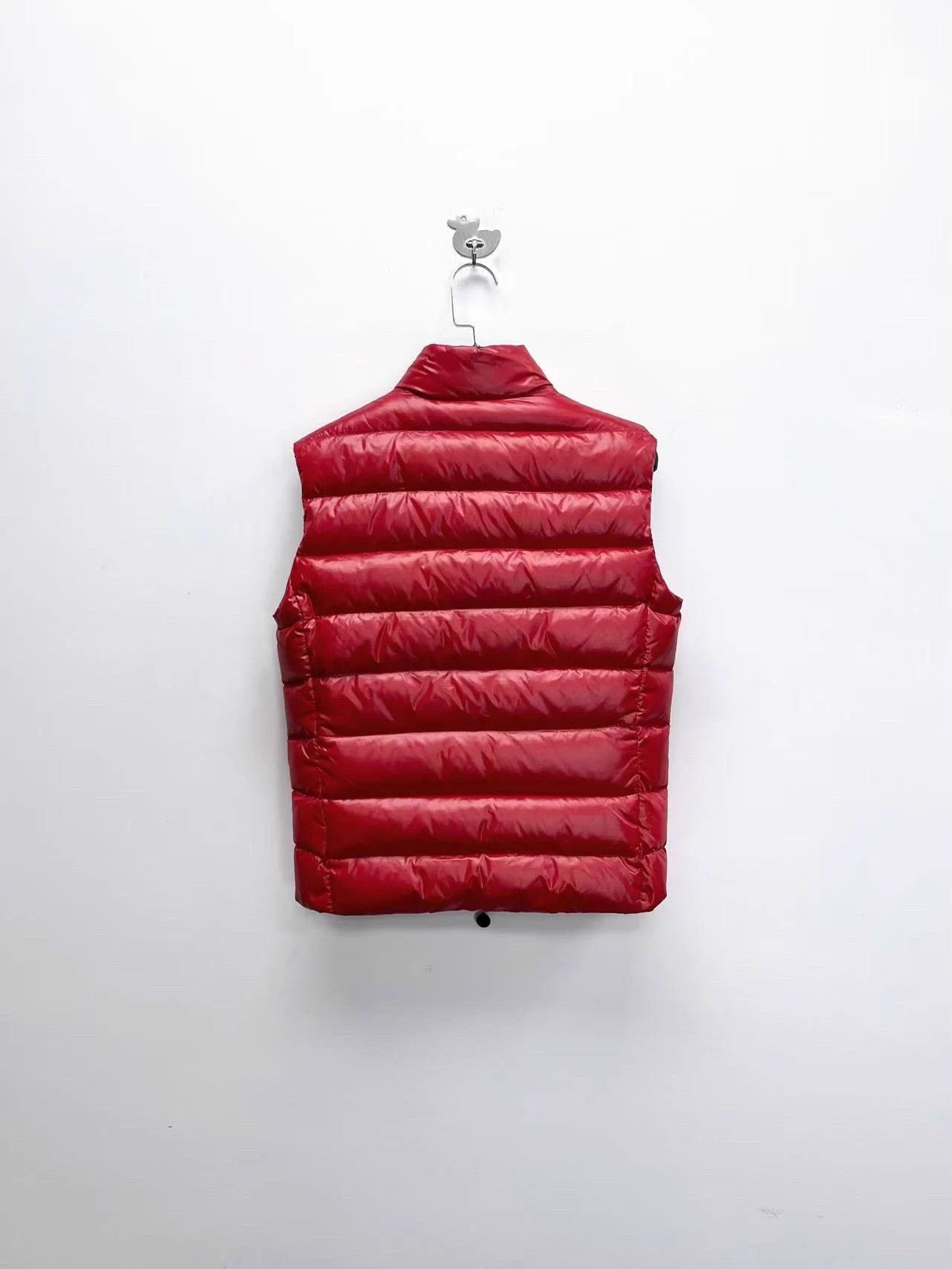 Moncler [Moncler] Ghany Series Red Glossy Logo Zipper Down Vest, Size US S / EU 44-46 / 1 - 2 Thumbnail