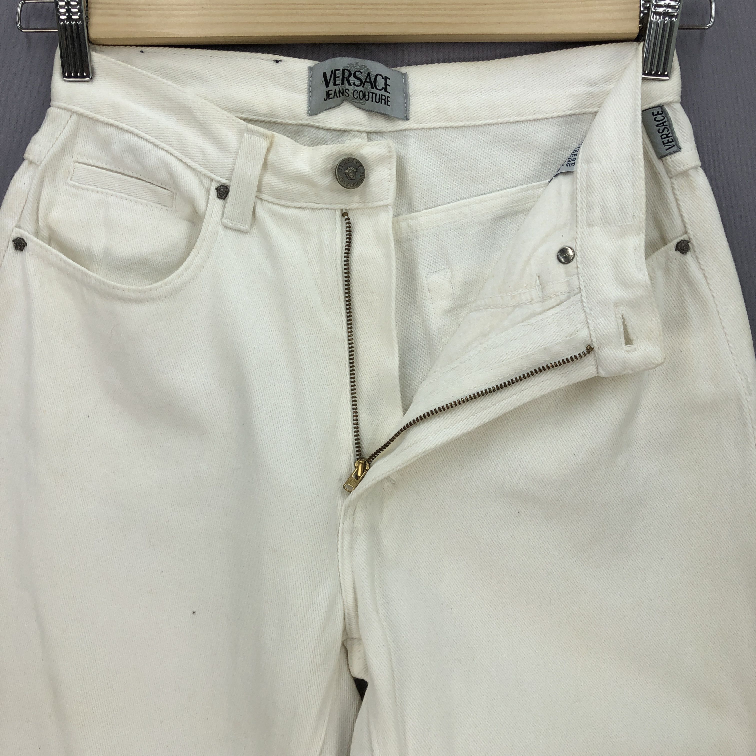 Versace Vintage Versace White Jeans Versace Couture Medusa Denim Size 26" / US 2 / IT 38 - 6 Thumbnail