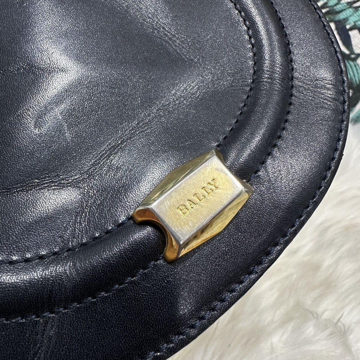 Bally Authentic BALLY Vtg. Leather Crossbody Bag Size ONE SIZE - 3 Thumbnail