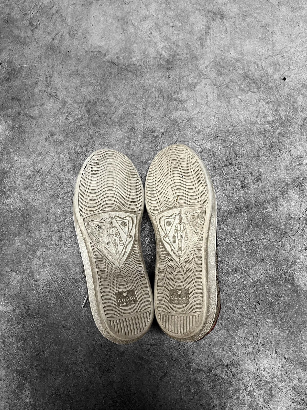 Gucci Gucci GG Supreme Womans Low Pop Logo Sneaker Beige Size US 8 / IT 38 - 4 Thumbnail