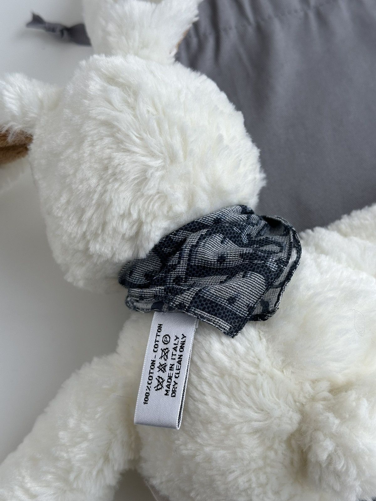 Christian Dior Monsieur × Dior × Vintage Dior 2001 Bunny Rabbit White Toy with Monogram Scarf Size ONE SIZE - 5 Thumbnail