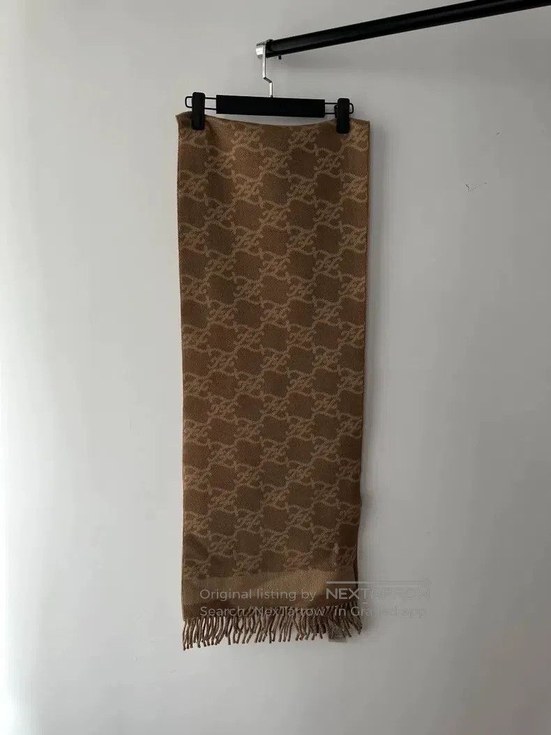 Fendi Fendi size 38*215cm Wool and Cashmere Scarf Size ONE SIZE - 1 Thumbnail