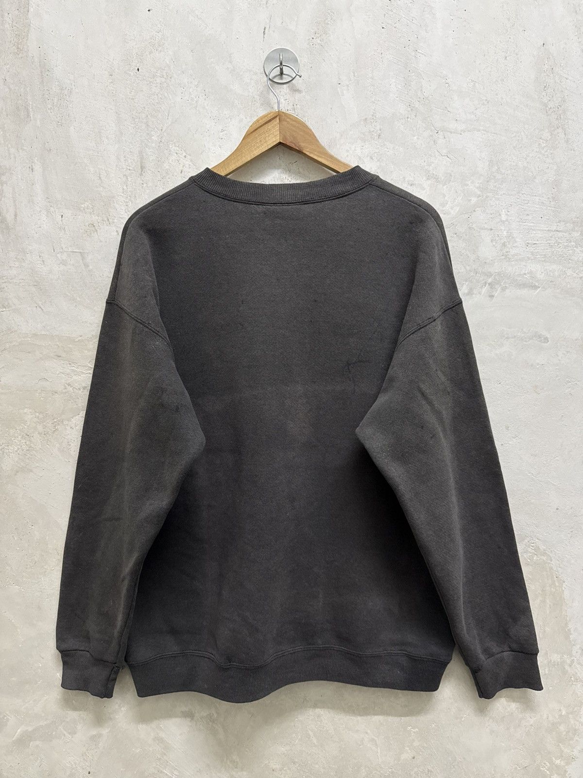 Santa Cruz Skateboards Vintage 90s Thrashed Santa Cruz Skateboard Sun Faded Hoodie Size US L / EU 52-54 / 3 - 3 Thumbnail