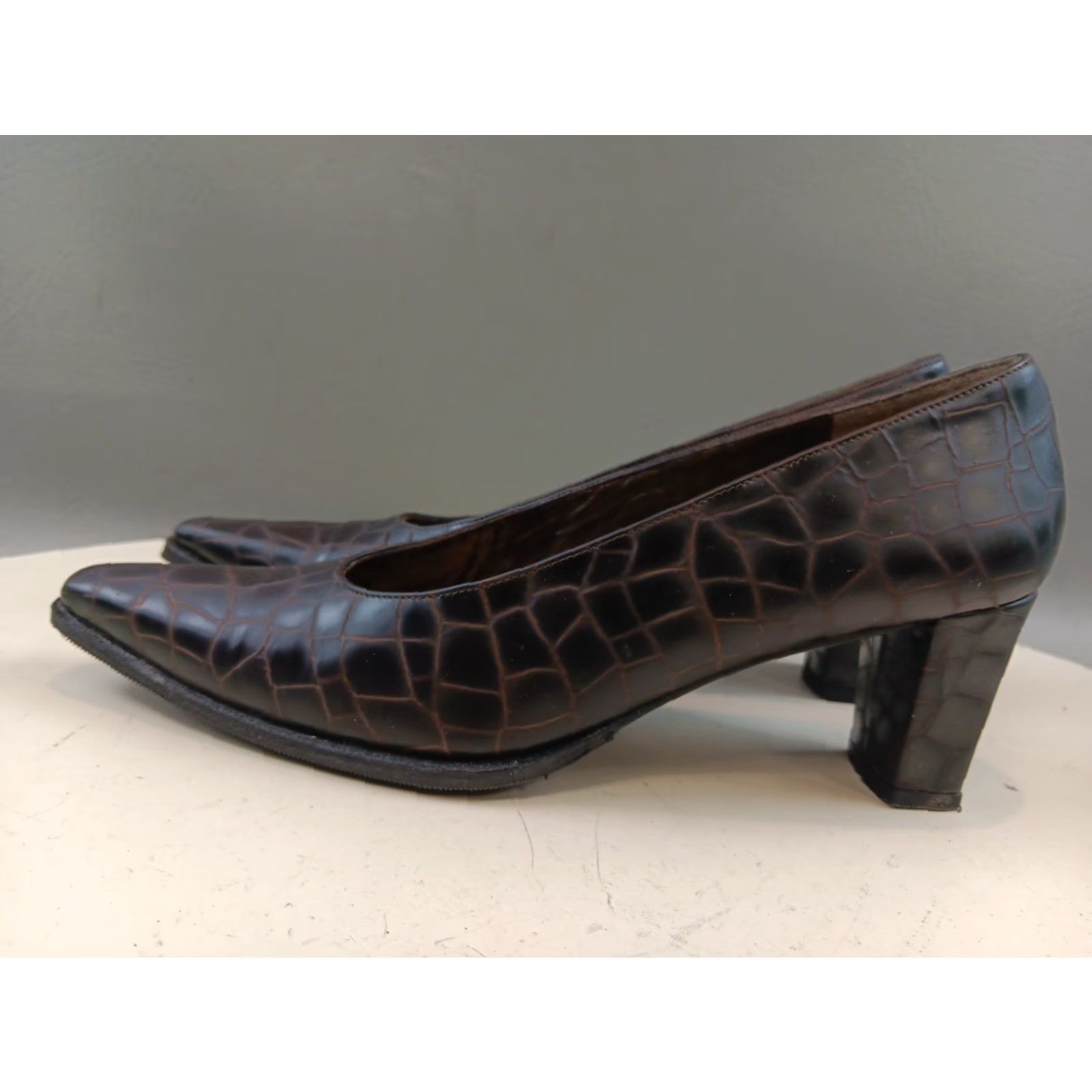 Stuart Weitzman VINTAGE Stuart Weitzman Pumps Shoes Size 8 Brown Croc Print Leather Dress Heels Size M / US 6-8 / IT 42-44 - 5 Thumbnail