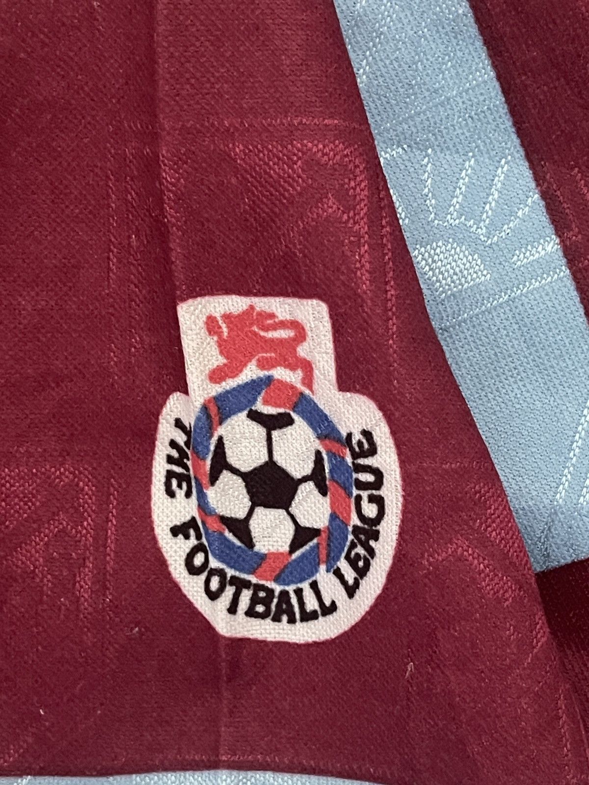 Vintage 🔥RARE 1992-1993 Vintage West Ham United Home Soccer Jersey Size US S / EU 44-46 / 1 - 11 Thumbnail