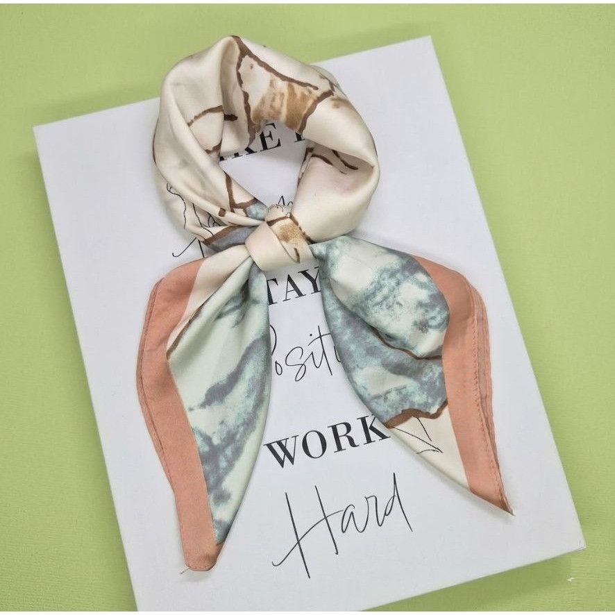 Other Scarf New Elegant Bandana FLORAL Retro Beige and Pink Silk A Size ONE SIZE - 1 Thumbnail