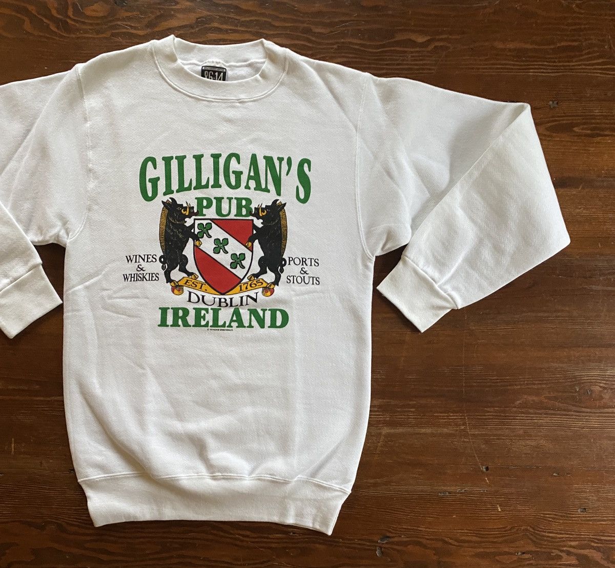 Vintage Vintage ‘90 Gilligan’s Pub Ireland White Crewneck Sweatshirt Size US S / EU 44-46 / 1 - 1 Thumbnail