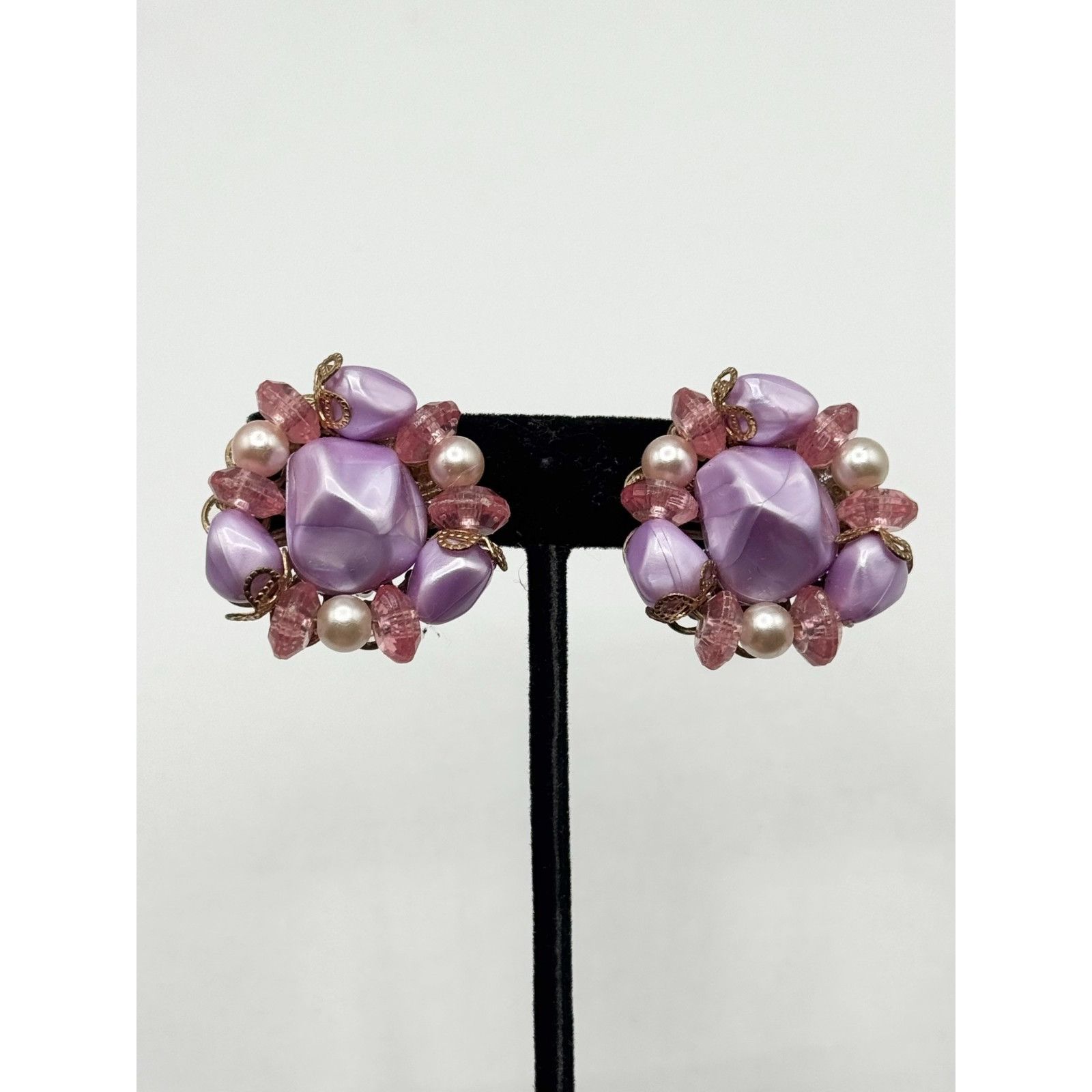 Other Vintage purple beaded pink cluster clip on earrings Size ONE SIZE - 2 Thumbnail