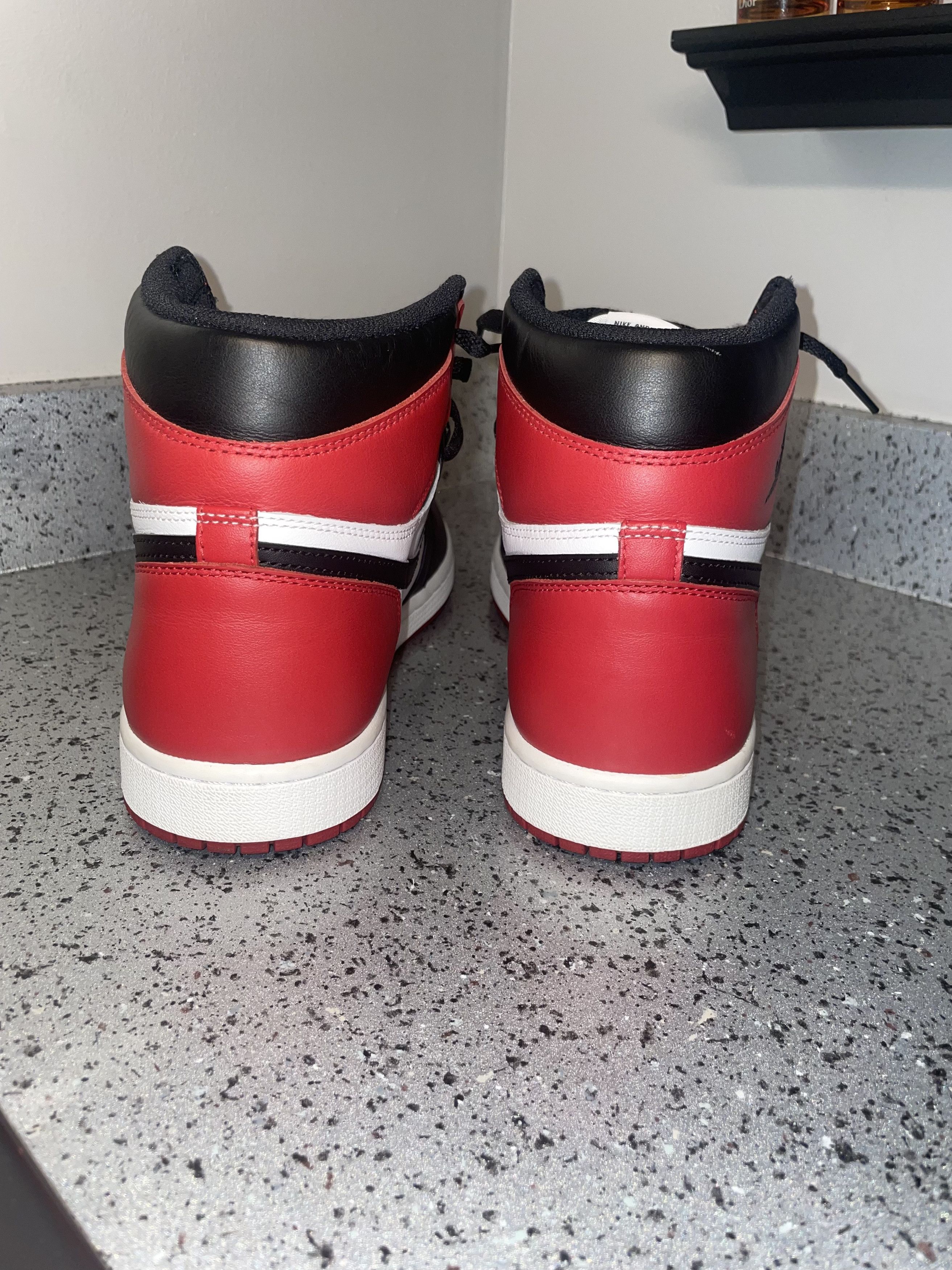 Jordan Brand 2016 Jordan Retro 1 Black Toe Size US 11.5 / EU 44-45 - 6 Thumbnail