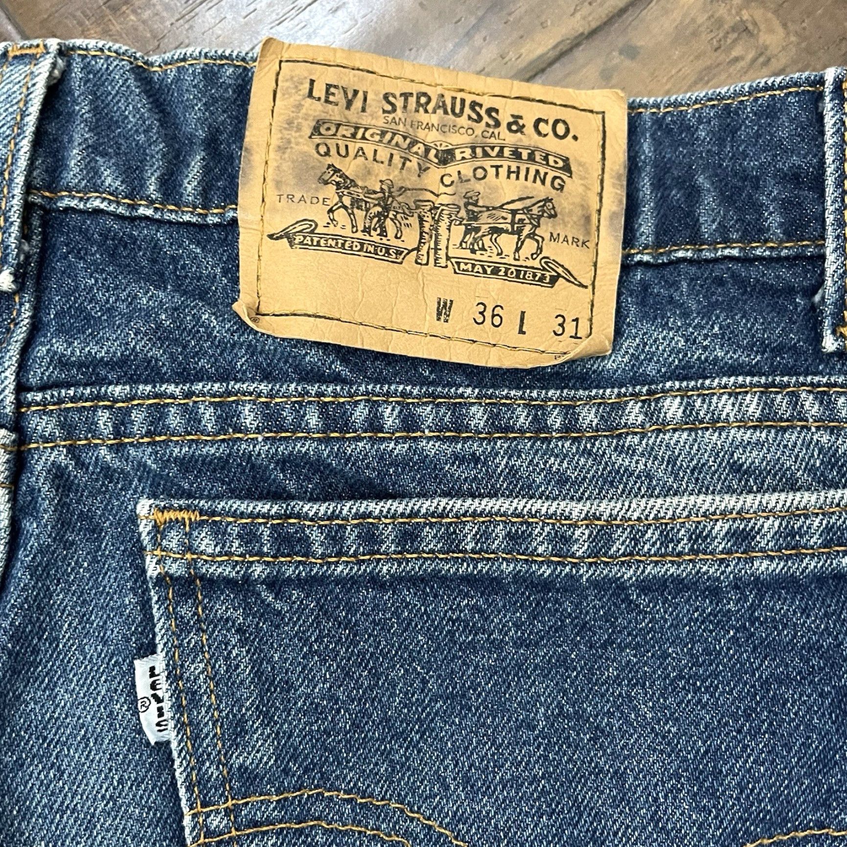 Levi's VINTAGE Levi's 553 White Tab Jeans Adult 36x31 Relaxed Blue Denim USA 1996 Mens Size US 36 / EU 52 - 3 Thumbnail