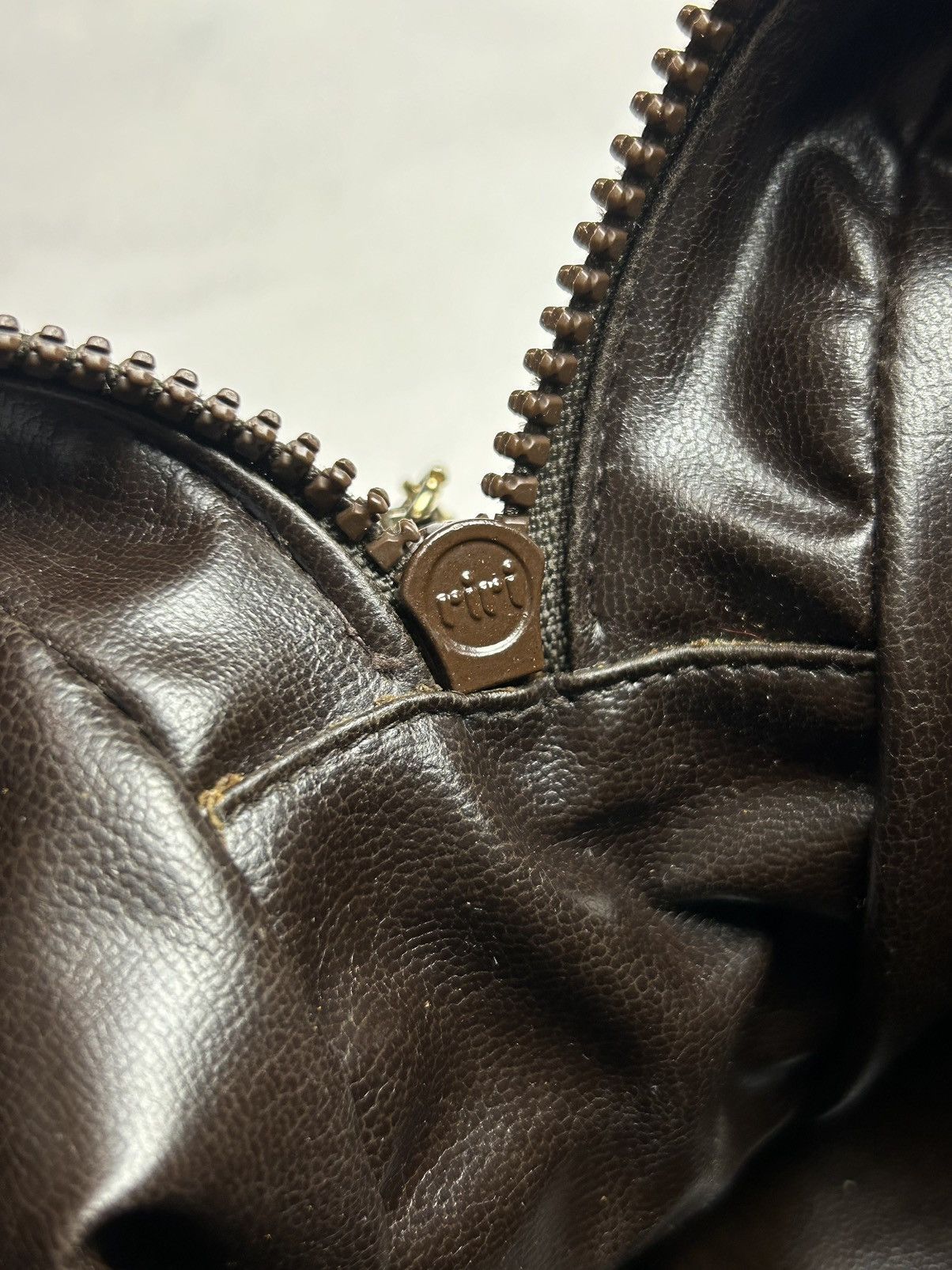Celine × Designer Celine shoulder bag Triomphe gold hardware leather Size ONE SIZE - 17 Thumbnail