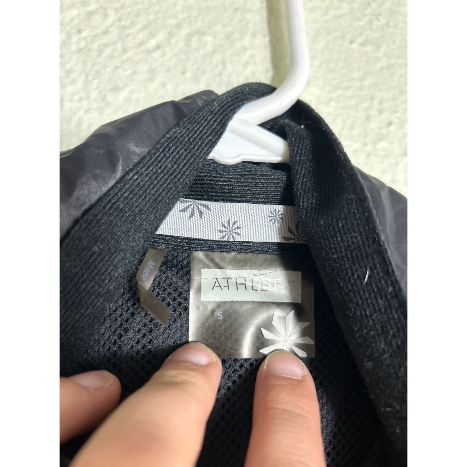 Athleta Athleta Womens Jacket Small Black Full Zip Lightweight Reflective Windbreaker Size S / US 4 / IT 40 - 7 Thumbnail