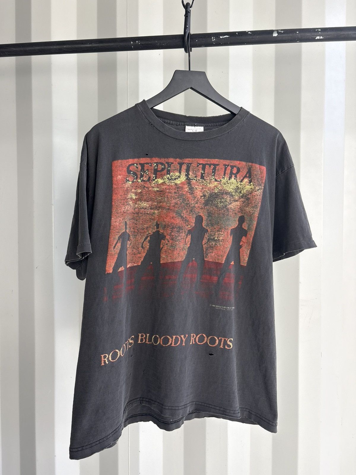 Band Tees Thrashed Sepultura Roots Faded Distressed Shirt GRUNGE Band Size US XL / EU 56 / 4 - 1 Thumbnail