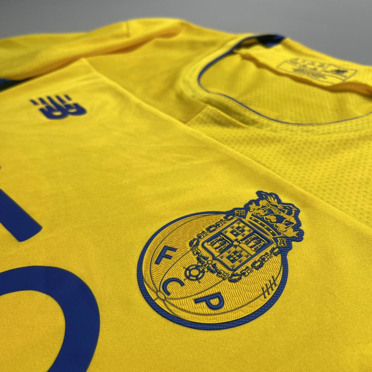 New Balance PORTO NEW BALANCE 2019/2020 FOOTBALL AWAY JERSEY #17 CORONA Size US XL / EU 56 / 4 - 5 Thumbnail