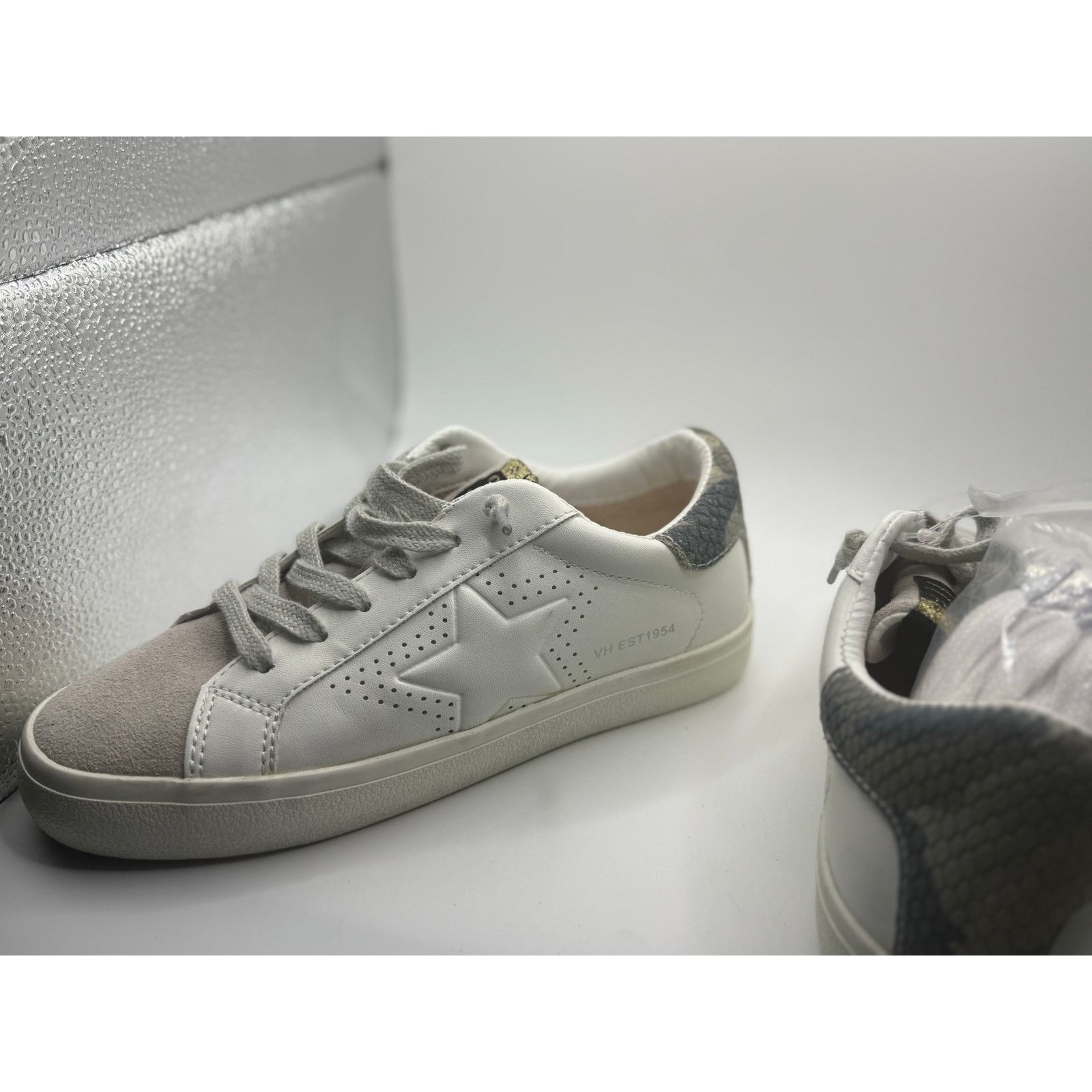Vintage Havana Women’s Vintage Havana sneakers Golden Goose style Size 5.5 Size US 5.5 / IT 35.5 - 7 Thumbnail
