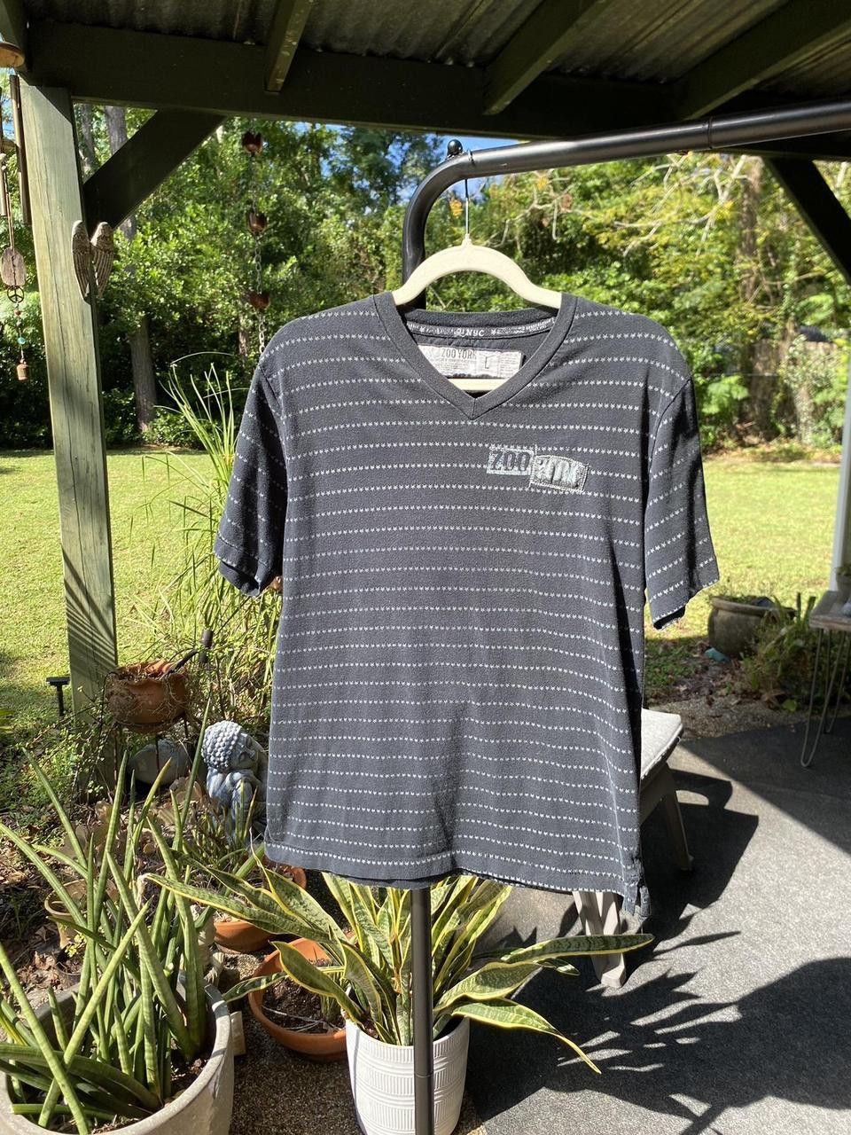 Zoo York 2000s Rare Black Zoo York Monogram Logo V Neck Tee Large Size US L / EU 52-54 / 3 - 2 Thumbnail