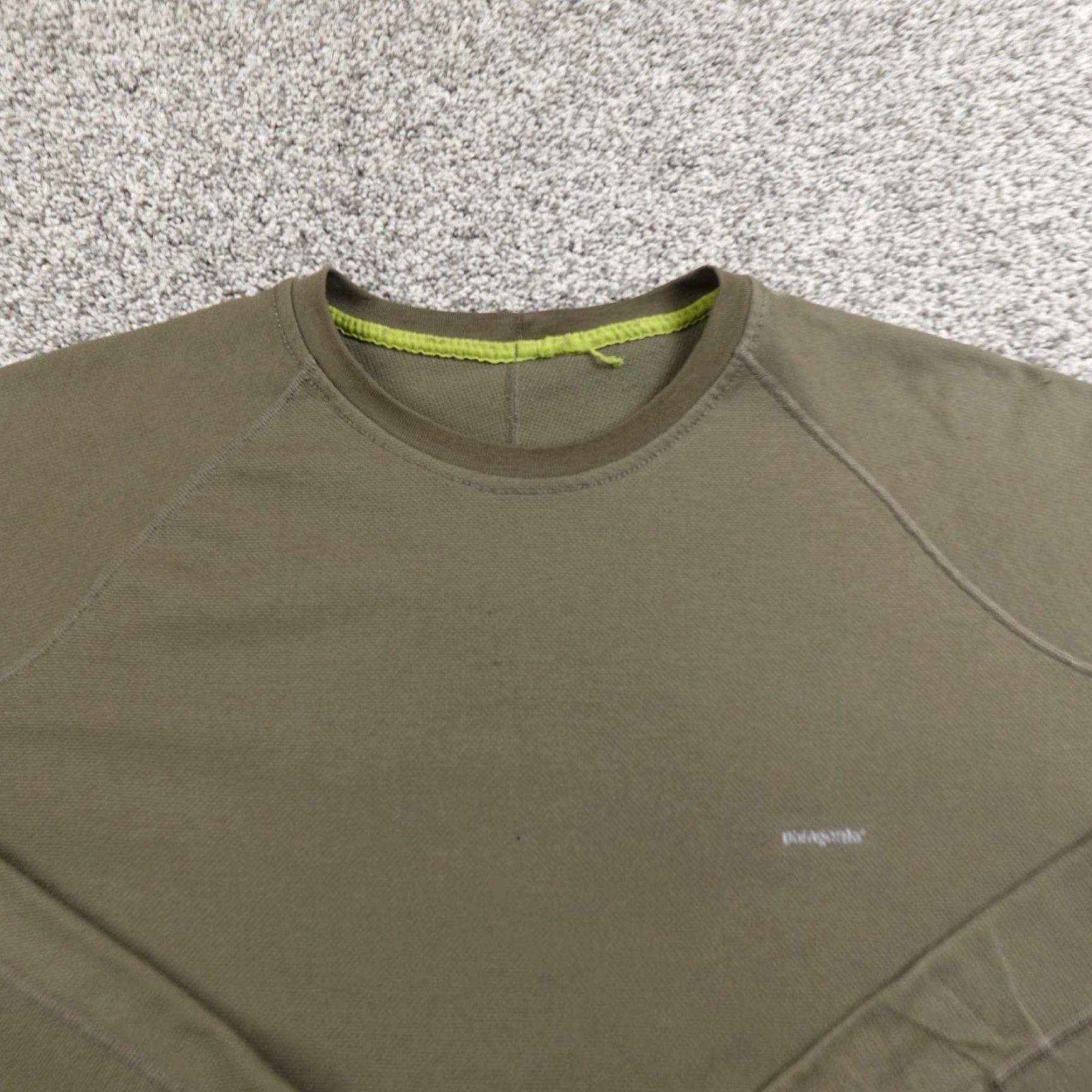 Patagonia Patagonia Shirt Mens 2XL Green Long Sleeve Capilene Crew Neck Layer Performance Shirt Size US XXL / EU 58 / 5 - 3 Thumbnail