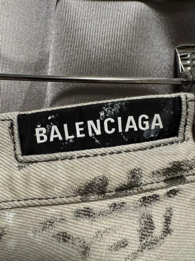 Balenciaga Balenciaga Graffiti Distressed Loose Denim Pants. Size US 34 / EU 50 - 4 Thumbnail