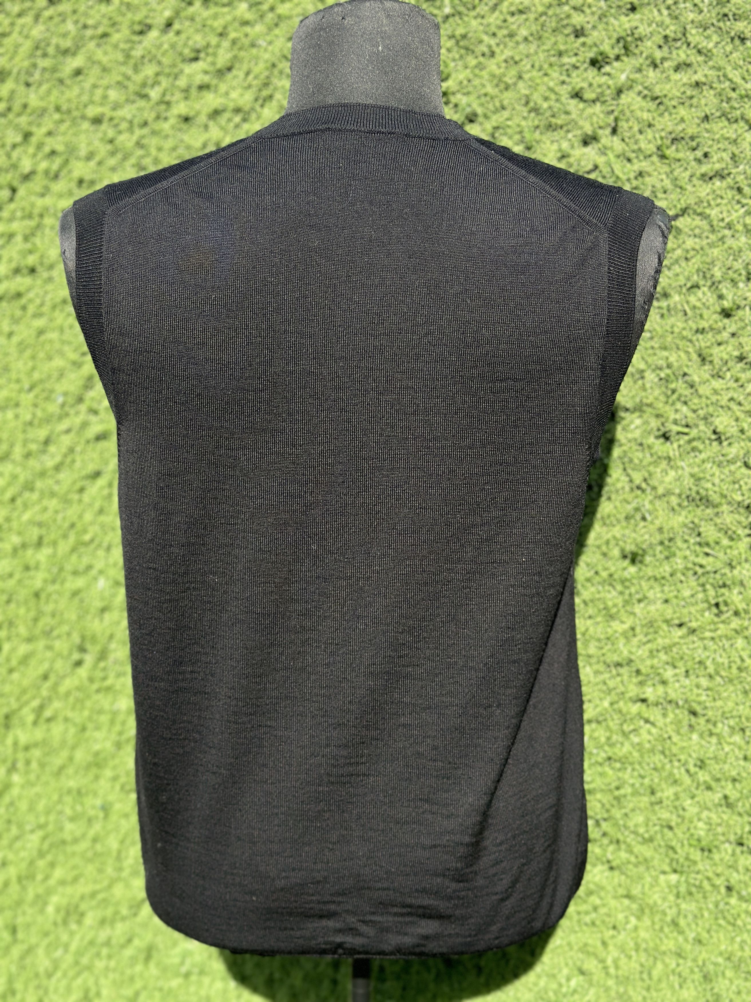 Prada Prada Virgin Wool Fine Knit V Neck Sweater Vest Size 50 IT Size US M / EU 48-50 / 2 - 10 Thumbnail