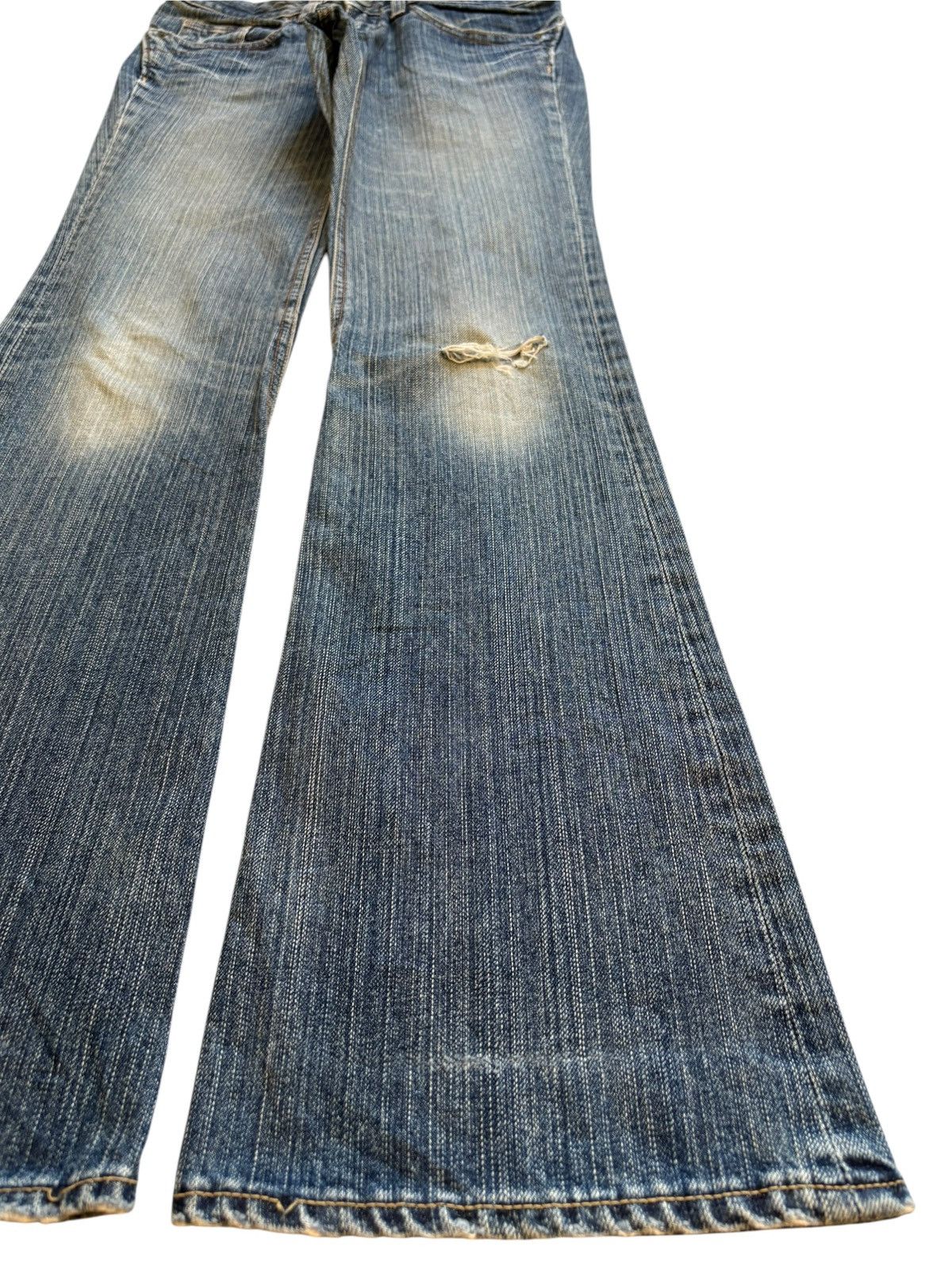 Japanese Brand Vintage Japanese Brand Faded Wash Distressed Flare Jeans Size 28" / US 6 / IT 42 - 7 Thumbnail
