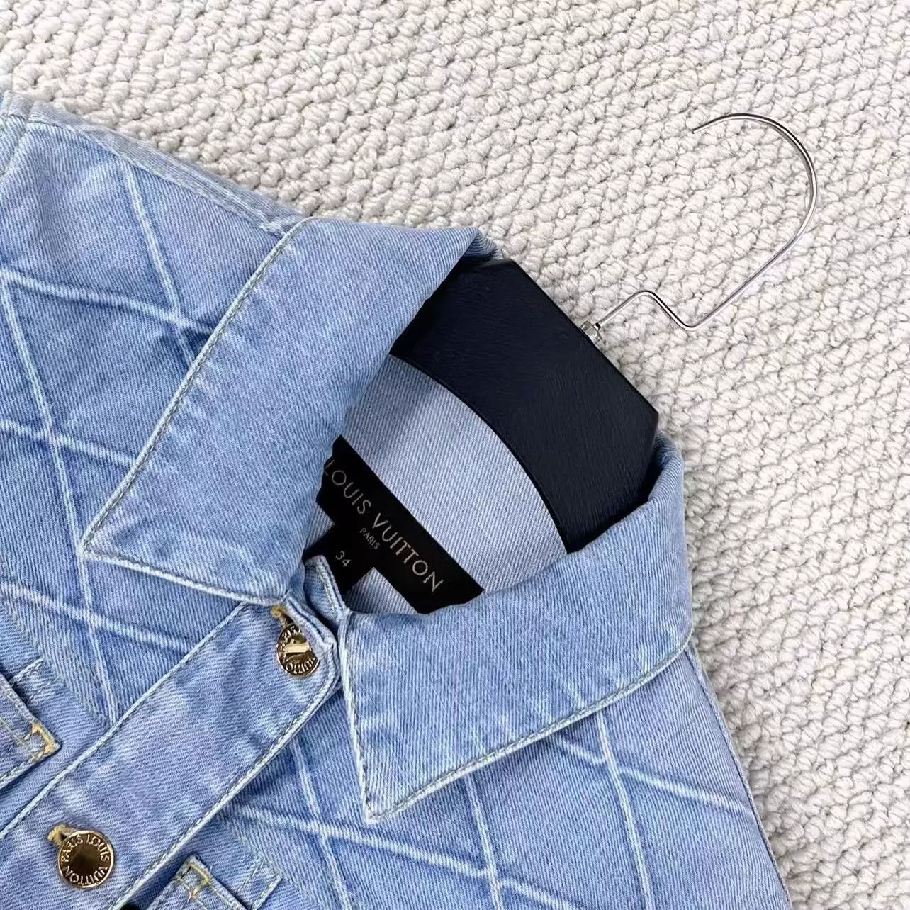 Louis Vuitton LV Washed Denim V Logo Gold Button Short Jacket Size XS / US 0-2 / IT 36-38 - 3 Thumbnail