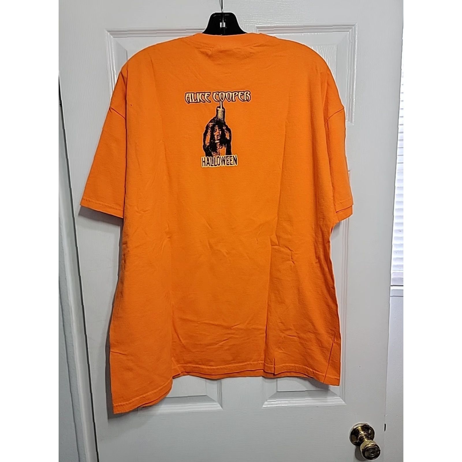 Vintage VINTAGE Alice Cooper Concert Shirt Mens XL Orange Halloween Tennessee River T-Shirt 2001 Length 29 Chest 24 Size US XL / EU 56 / 4 - 3 Thumbnail
