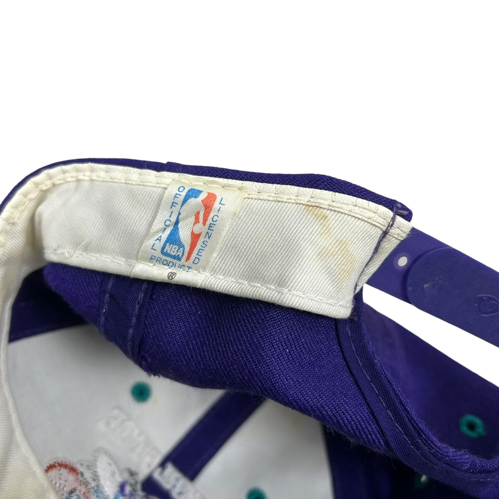 NBA VTG 90s CHARLOTTE HORNETS SPORTS SPECIALITIES SNAPBACK HAT Size ONE SIZE - 8 Thumbnail