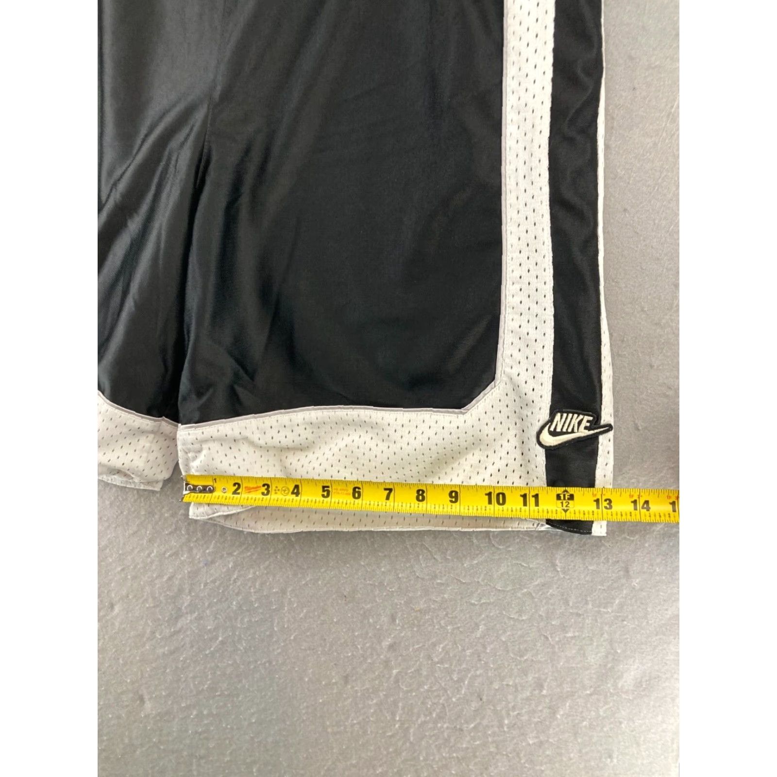 Nike Nike Mens Reversible Shorts Large Black White Drawstring Basketball Size US 33 - 6 Thumbnail