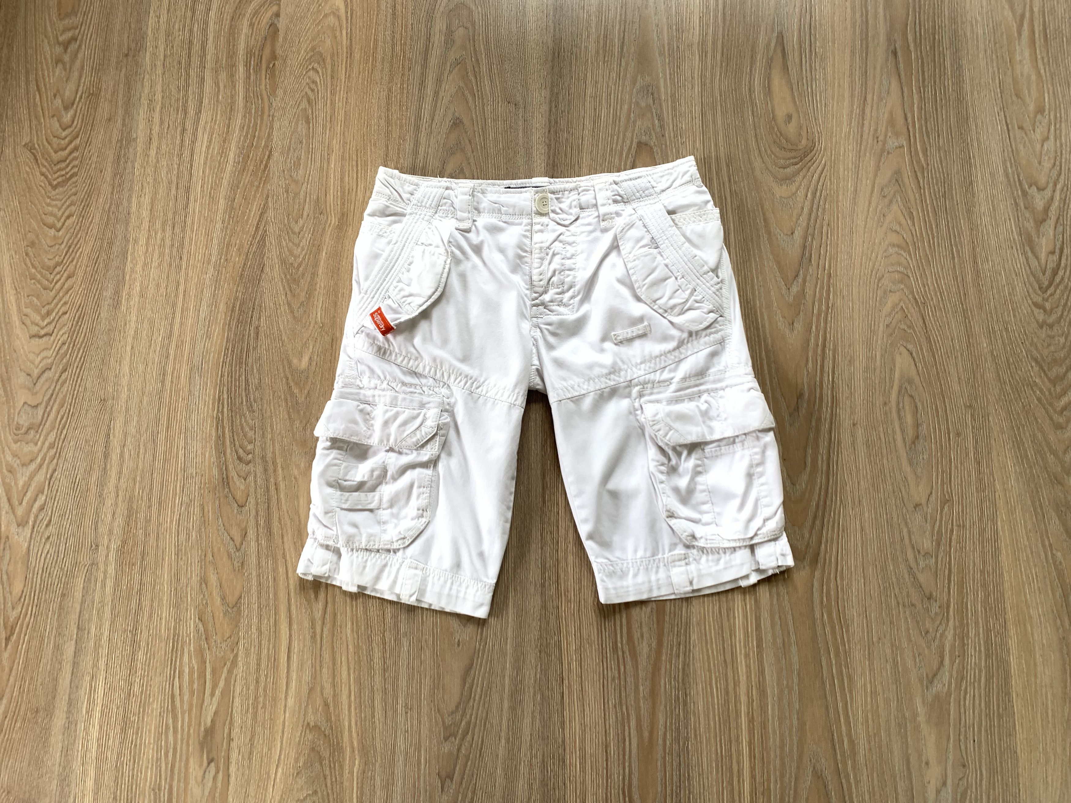 Japanese Brand × Superdry Superdry White Cotton Multi Pocket Cargo Shorts Size US 33 - 1 Thumbnail