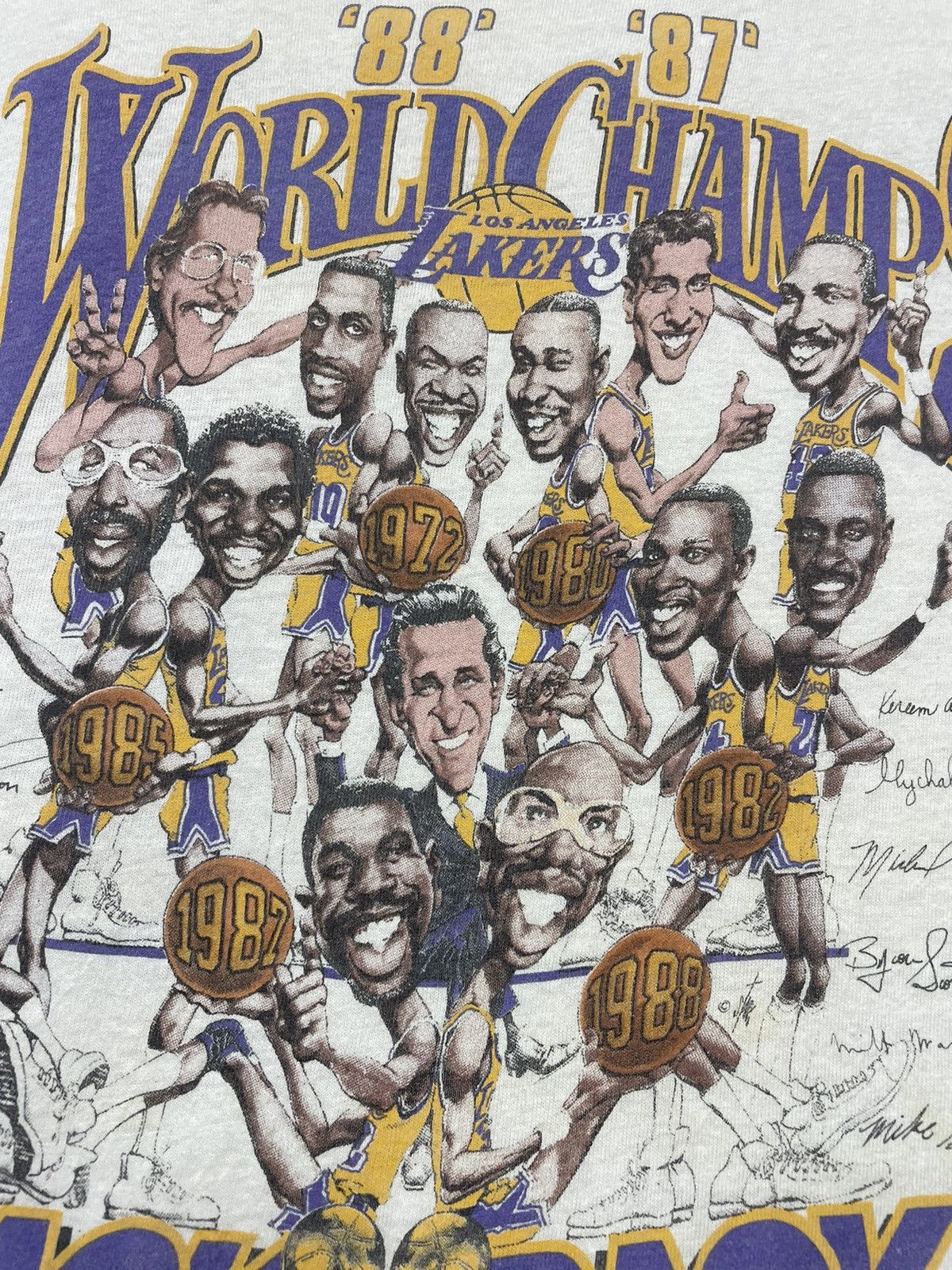 NBA Vintage Official 80s Salem Lakers NBA All Player Signature Size US L / EU 52-54 / 3 - 5 Thumbnail