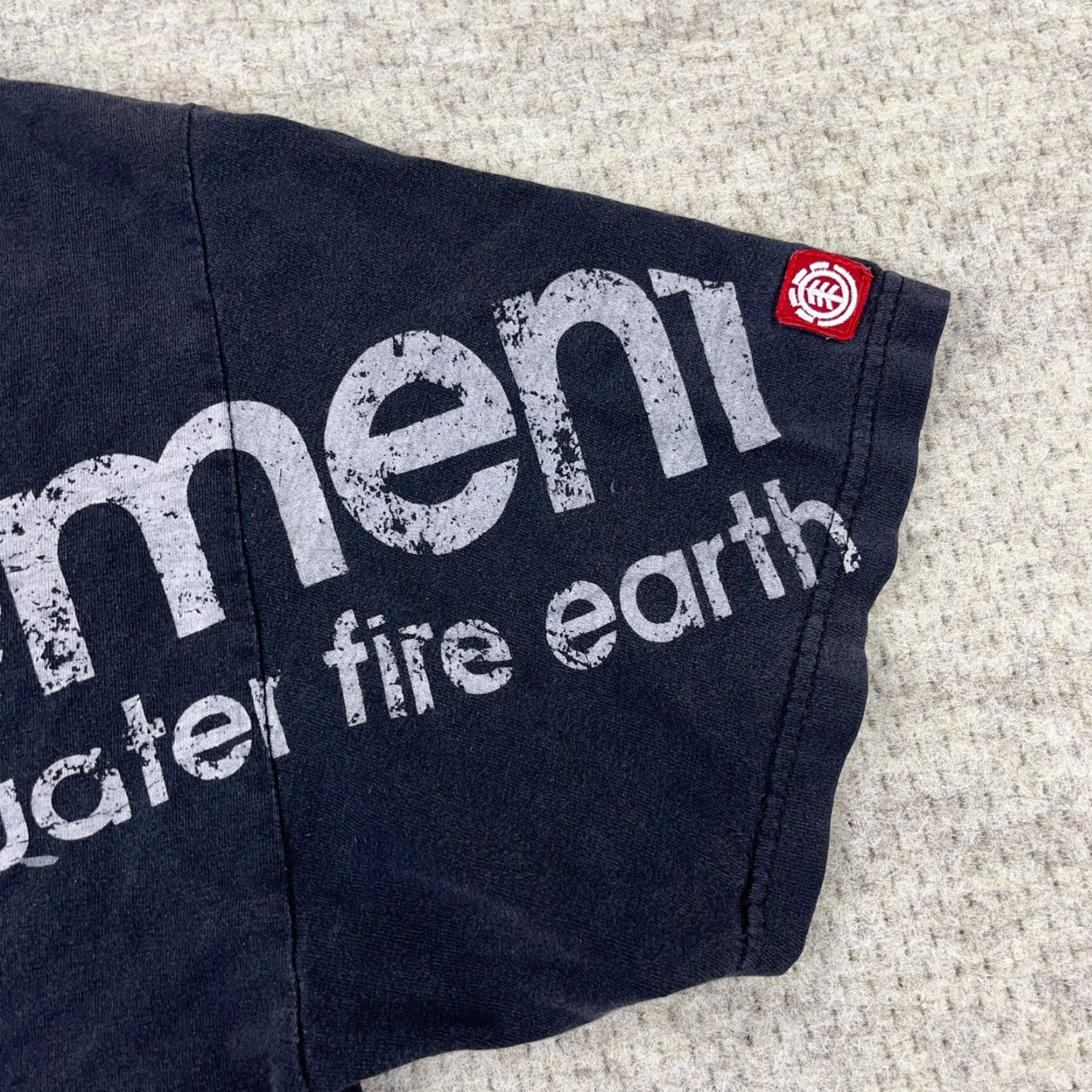 Element VINTAGE Element T-Shirt Men Large Black 80s Graphic Print Skateboarding USA Logo Short Sleeve Crew Neck Mens Large Black 80s Theme Retro Skateboard Size US L / EU 52-54 / 3 - 5 Thumbnail