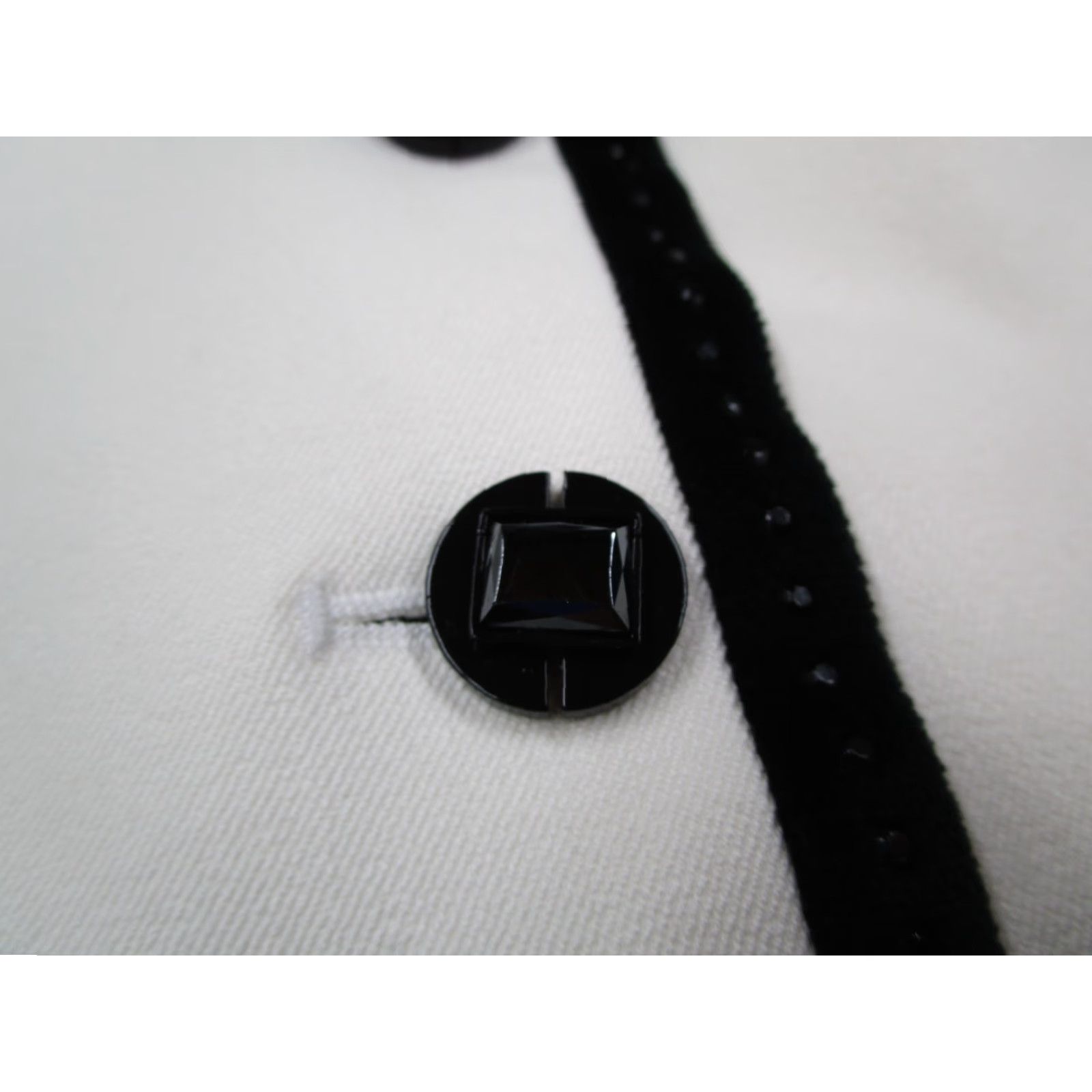 St. John VINTAGE St. John Sport Blazer Womens Small White Black Trim Sequin Retro 00s Size S / US 4 / IT 40 - 6 Thumbnail