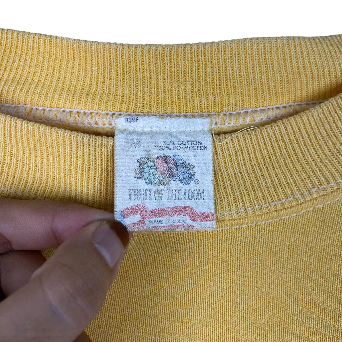 Vintage Vintage Fruit Of The Loom Yellow Pullover Jumper Size M Size M / US 6-8 / IT 42-44 - 8 Thumbnail