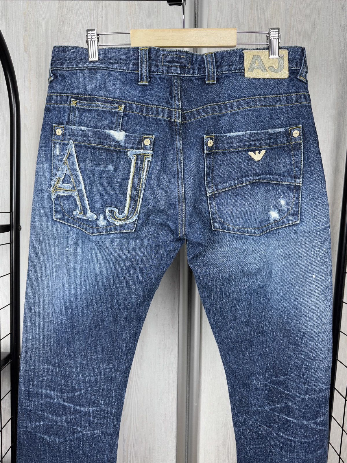 Armani ARMANI JEANS Men's Blue Distressed Denim Big Logo Jeans 33 Size US 33 - 2 Thumbnail