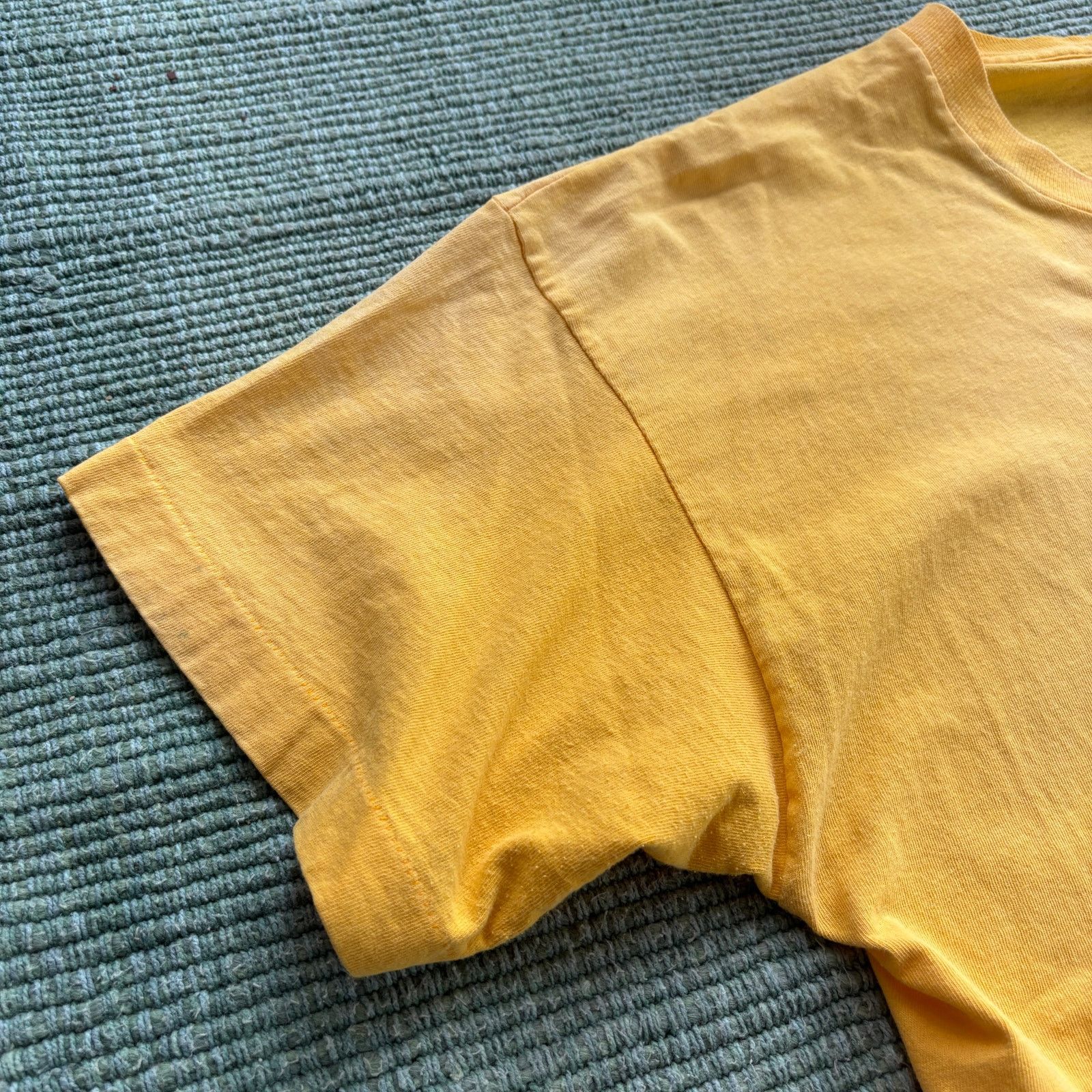 Vintage Vintage Berlin 2000 Faded Single Stitched Bear Face Tee Size US L / EU 52-54 / 3 - 4 Thumbnail