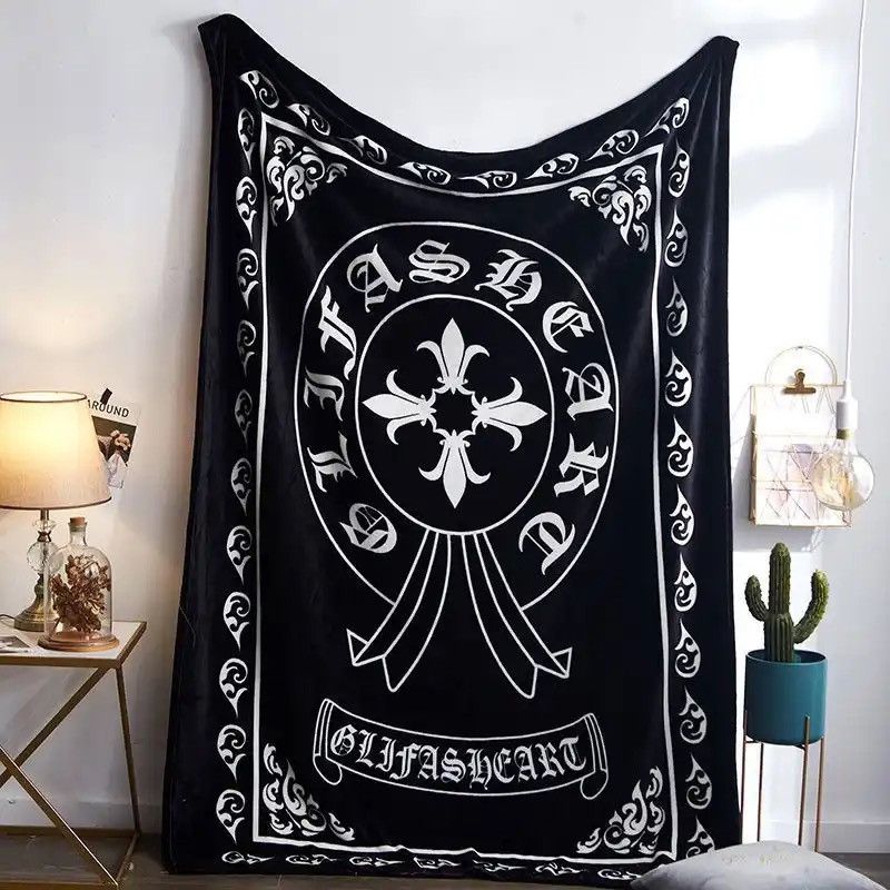 Japanese Brand × Vintage Throw Blanket Chrome Cross Heart 150x200cm Size ONE SIZE - 1 Thumbnail