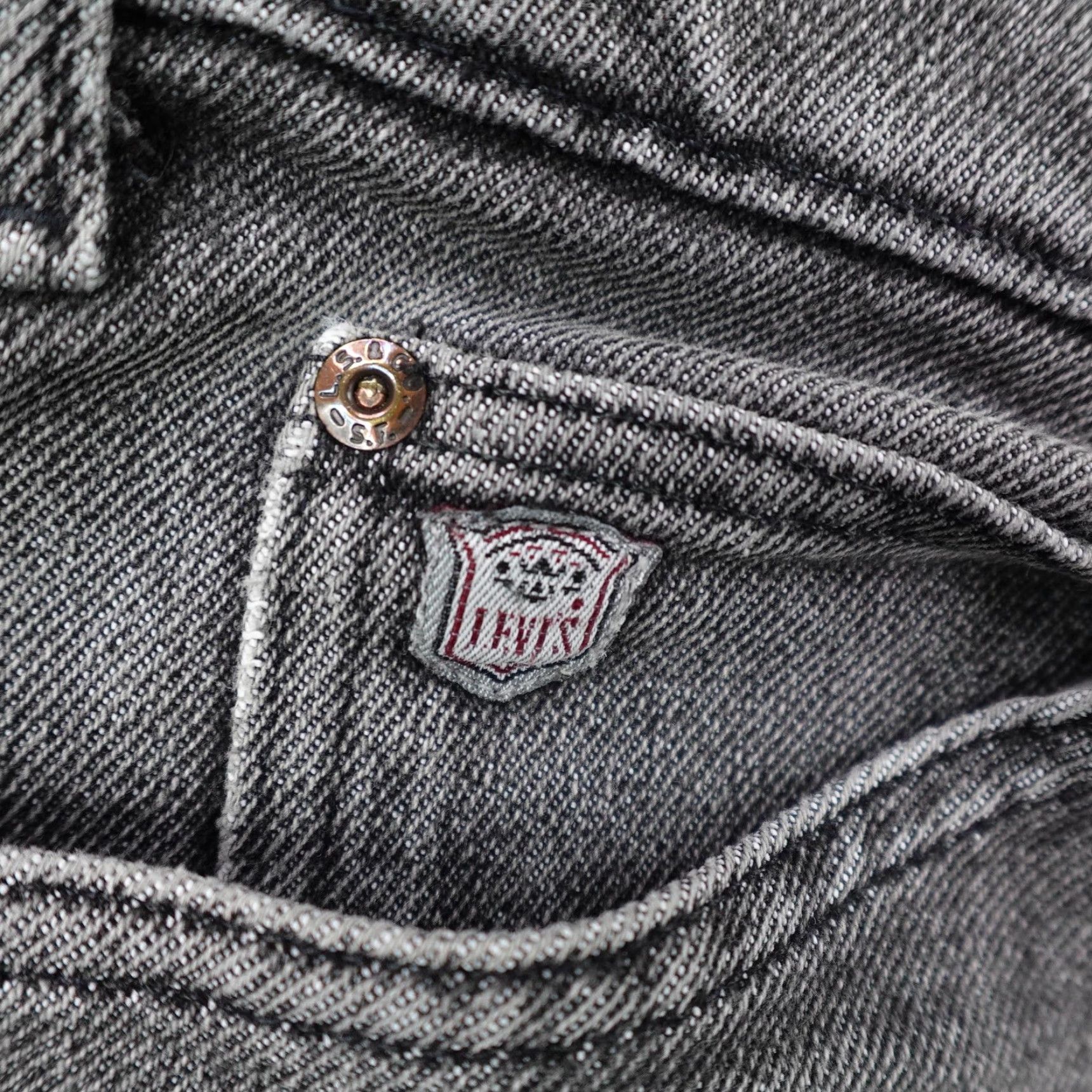 Levi's VINTAGE Levi's Jeans Mens 42x30 Gray Denim Silver Medal Straight Leg 90s Distressed Pockets Size US 42 / EU 58 - 5 Thumbnail