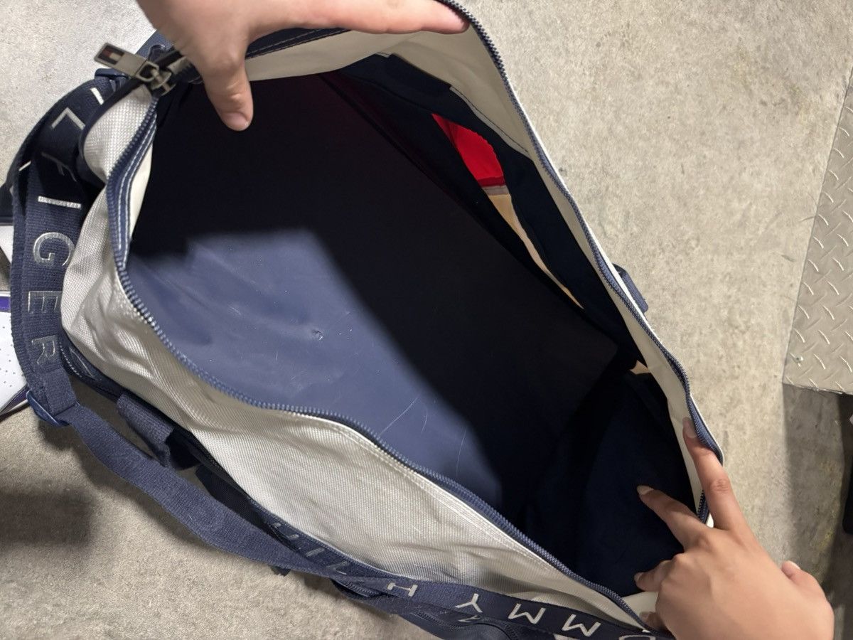Tommy Hilfiger 90s Vintage Tommy Hilfiger Big Flag Duffle Bag Size ONE SIZE - 5 Thumbnail
