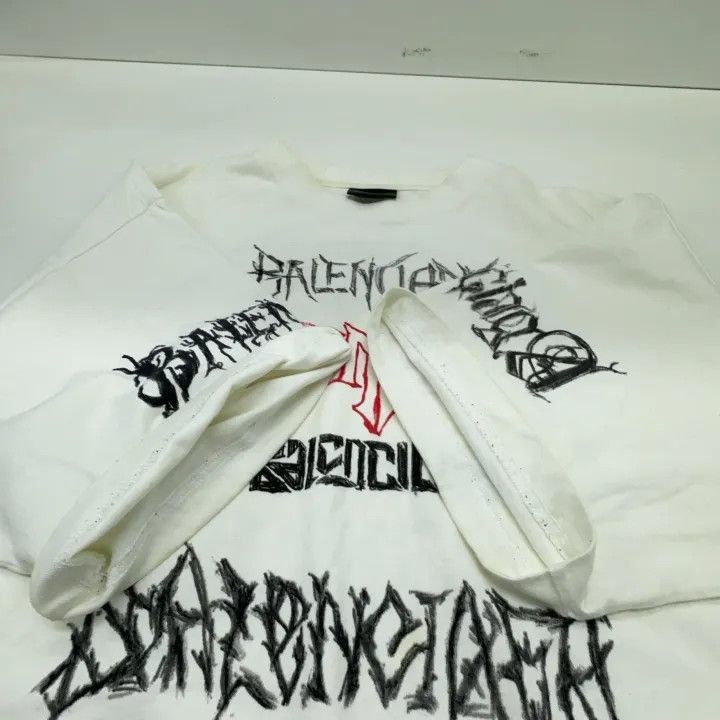 Balenciaga Balenciaga Balenciaga SS24 New Year Logo Print TShirt -250 Size US L / EU 52-54 / 3 - 8 Thumbnail