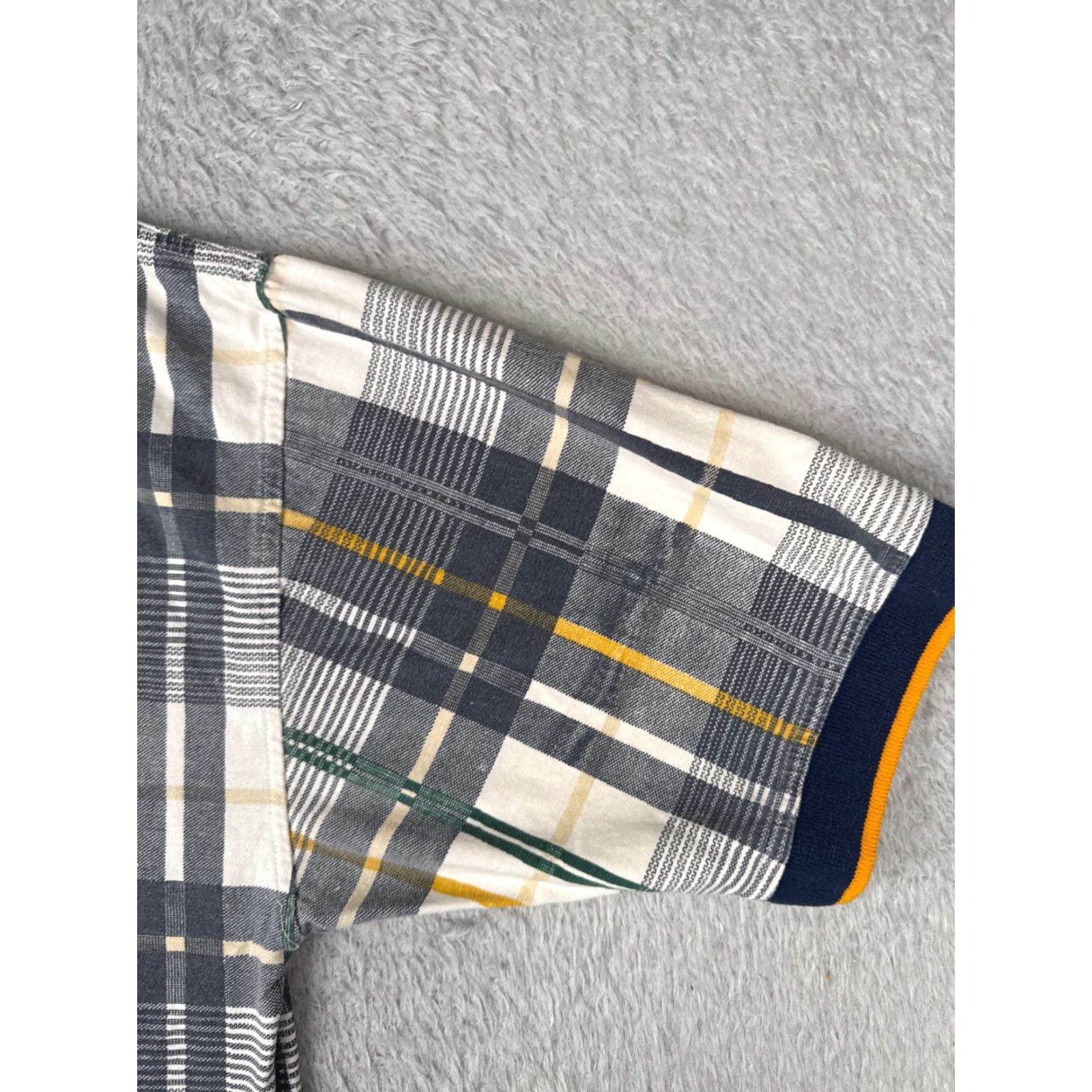 Vintage VINTAGE Colowear America Polo Shirt Men L White Yellow Black Plaid Cotton Shirt Polo Colowear America Men L White Plaid Cotton Size US L / EU 52-54 / 3 - 2 Thumbnail