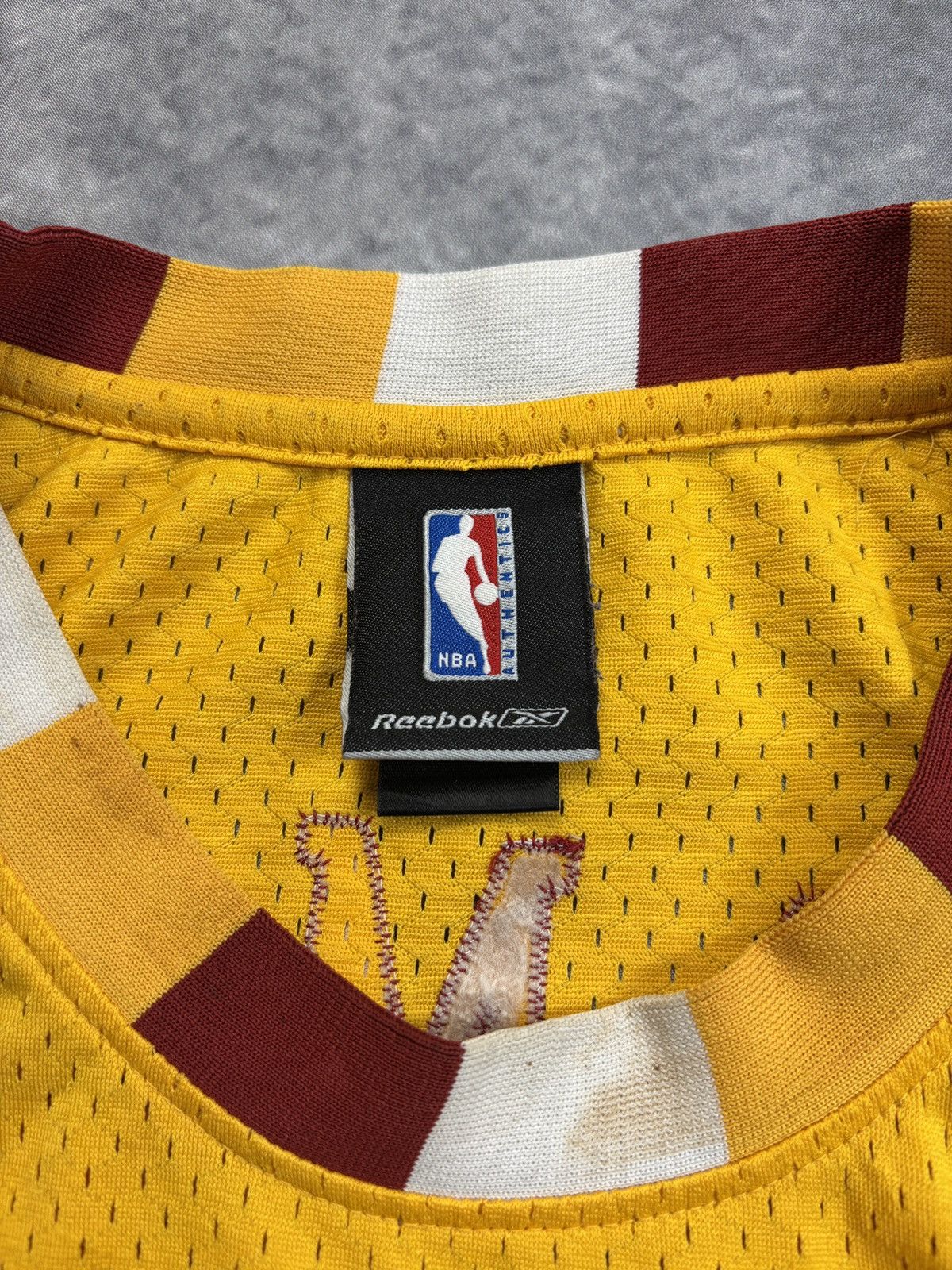 Reebok Vintage Lebron James Cleveland Cavaliers Jersey NBA 2004 70s Size US XL / EU 56 / 4 - 6 Thumbnail