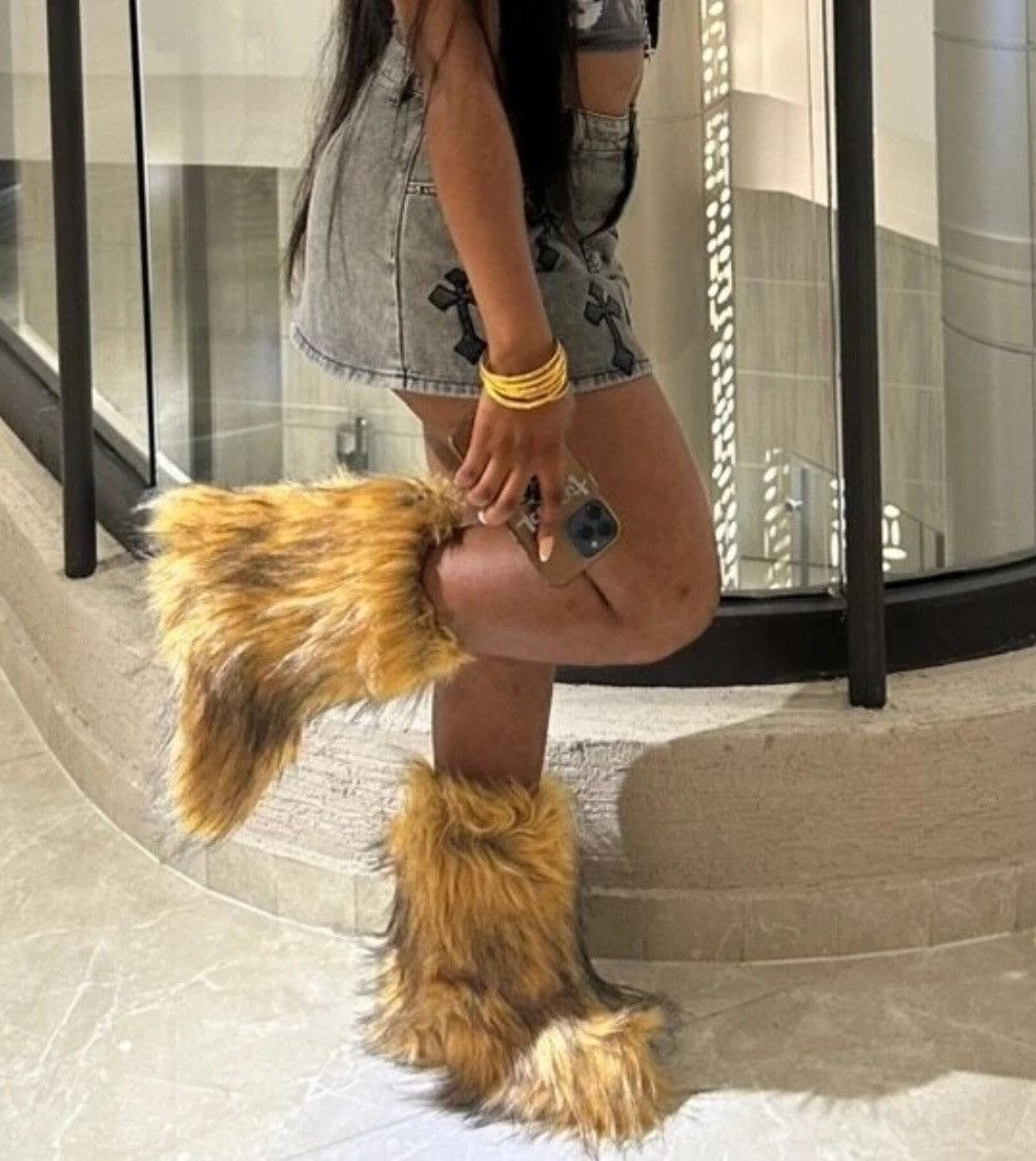 Other Y2K Fur Boots Size US 7 / IT 37 - 1 Thumbnail